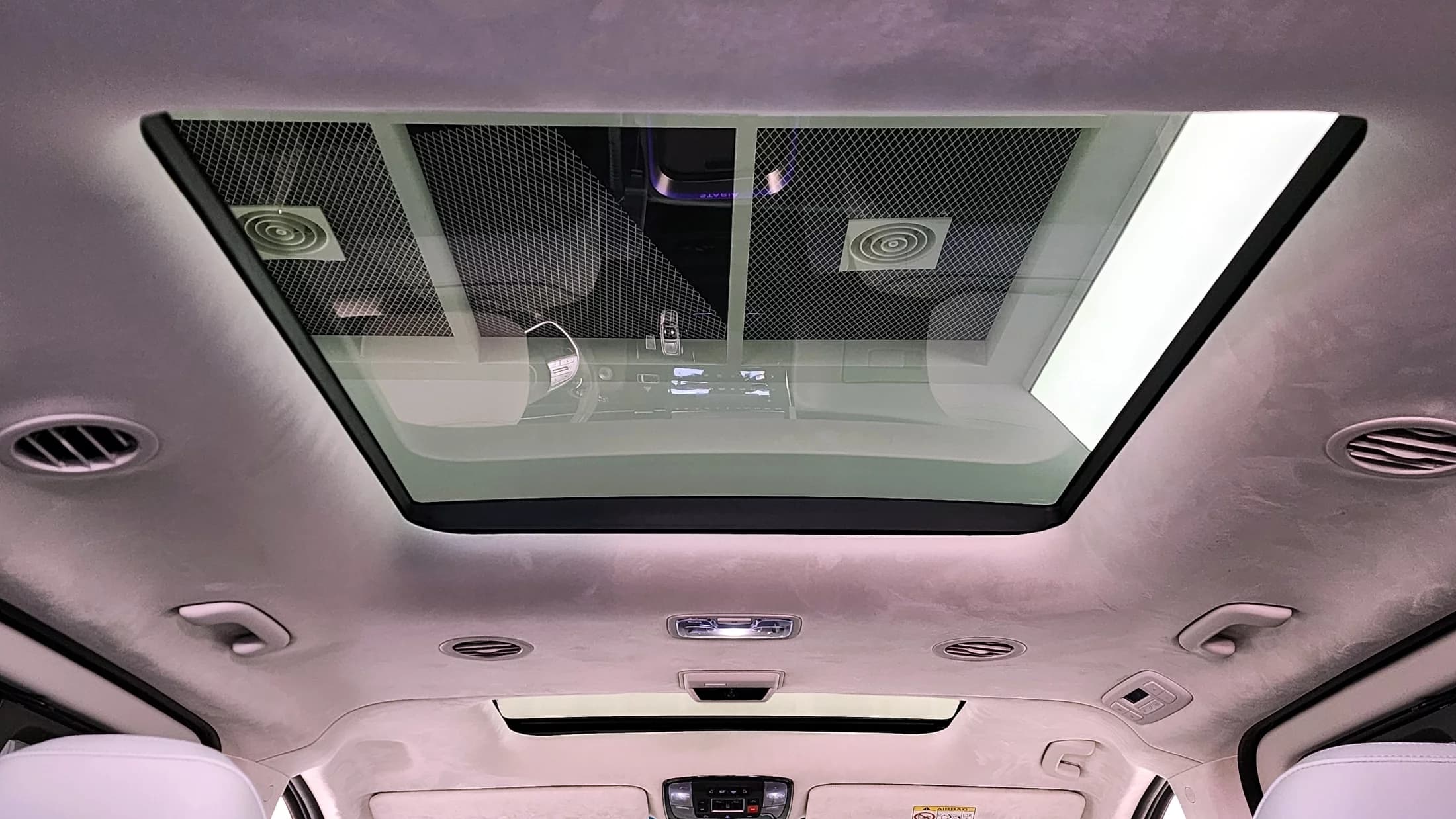 Hyundai Staria 4WD Lounge 9-Seater Inspiration, 2023 г. 46978 км. — фото 18
