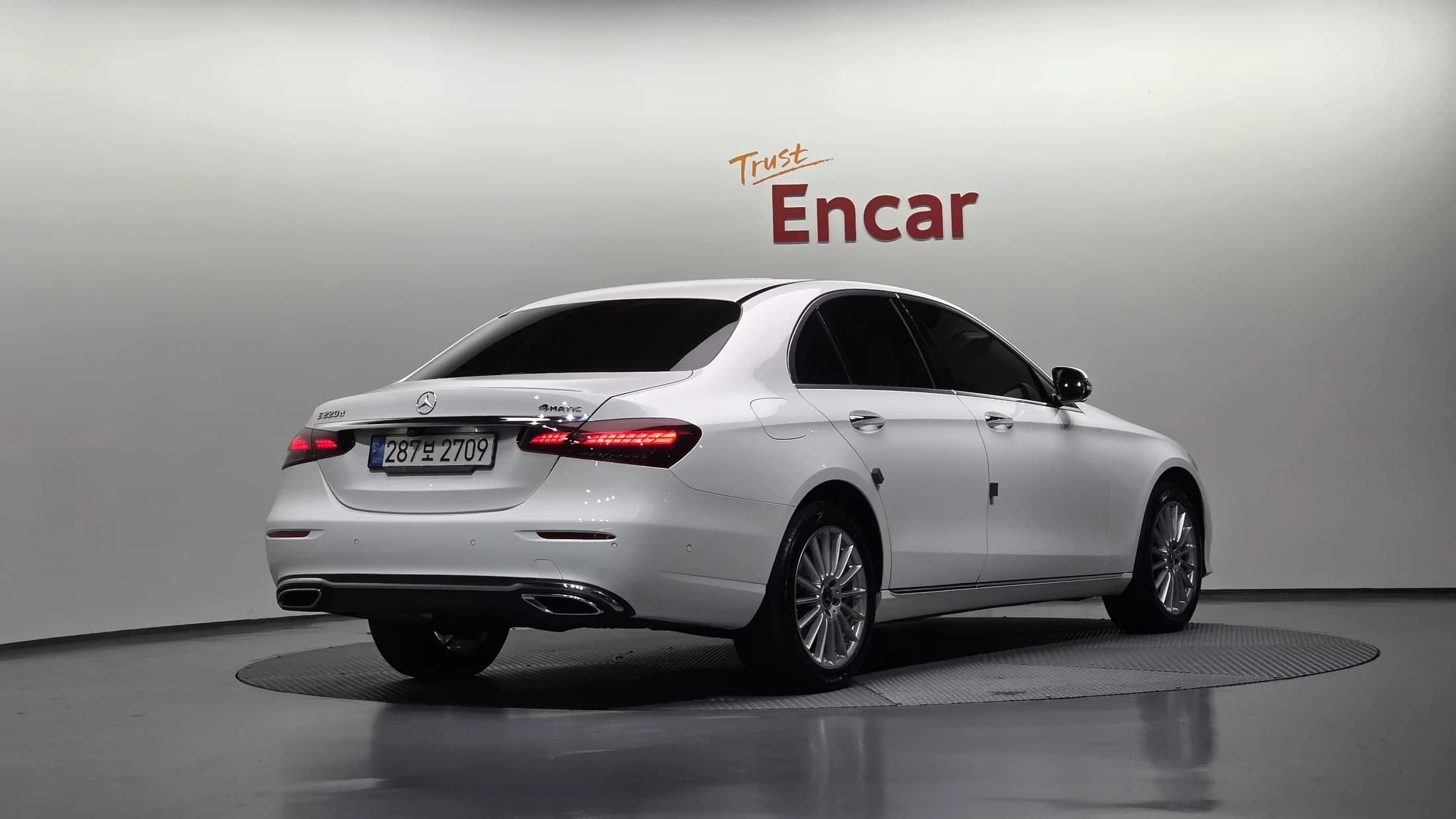 Mercedes-Benz E-Class E220d 4MATIC Exclusive, 2021 г. 88299 км. — фото 2