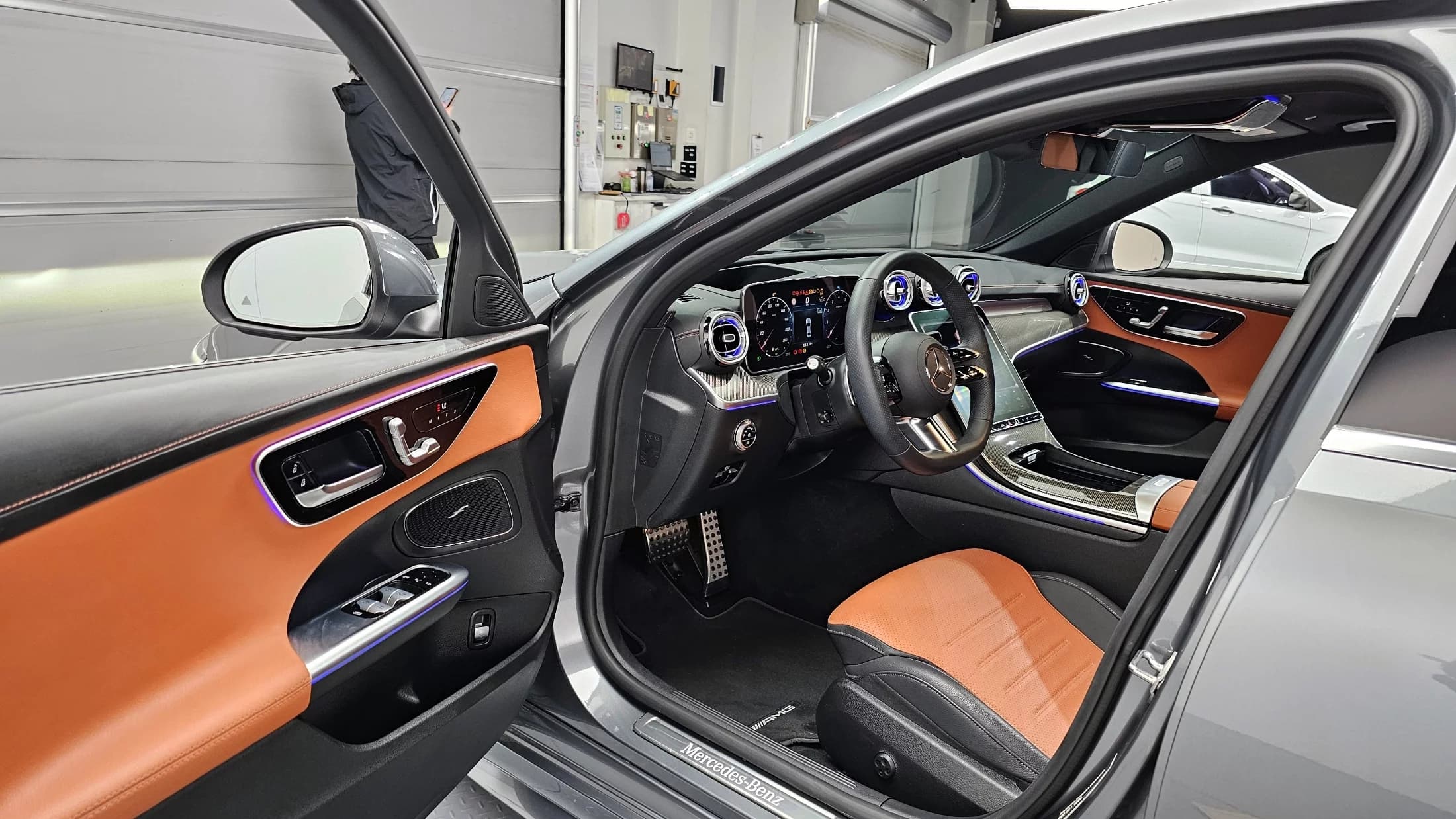Mercedes-Benz C-Class C300 4MATIC AMG Line, 2023 г. 18229 км. — фото 10