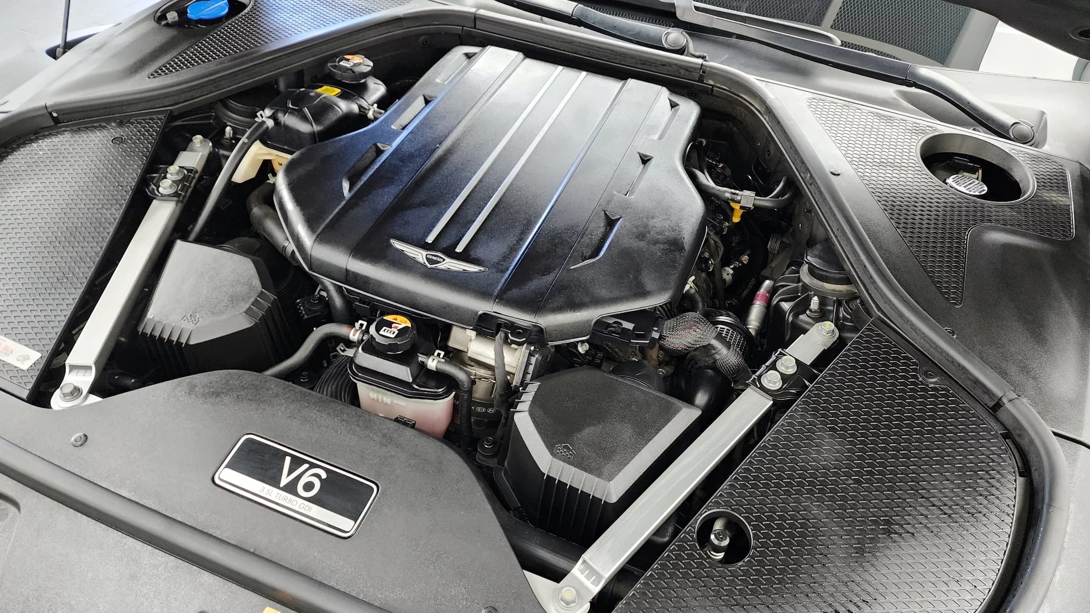 Genesis G90 Gasoline 3.5 Turbo AWD, 2022 г. 88654 км. — фото 6
