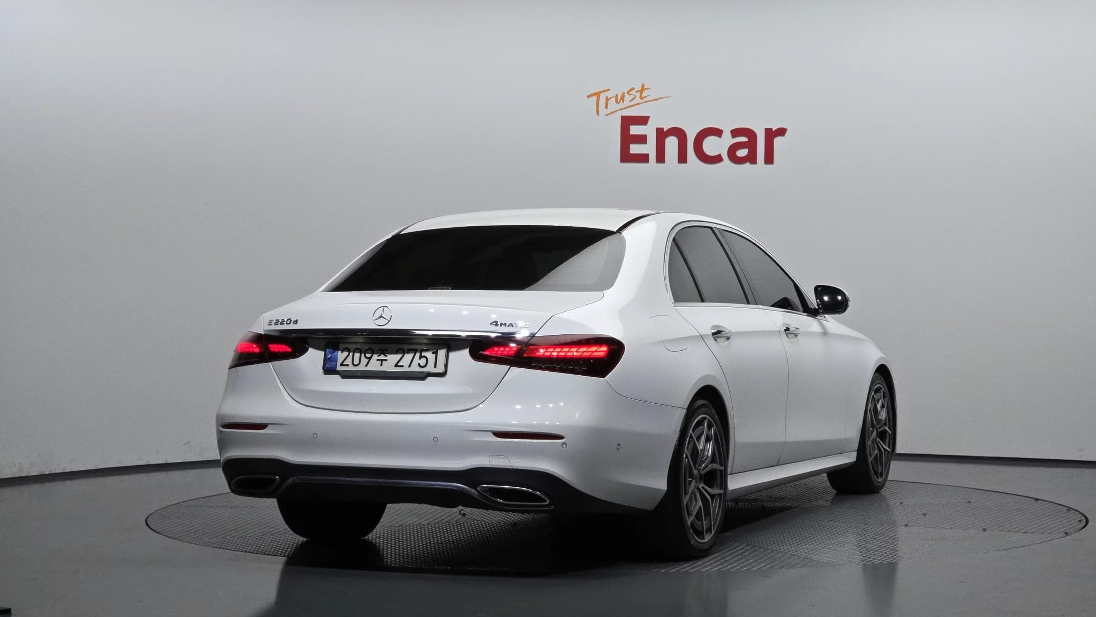 Mercedes-Benz E-Class E220d 4MATIC AMG Line, 2022 г. 84910 км. — фото 2