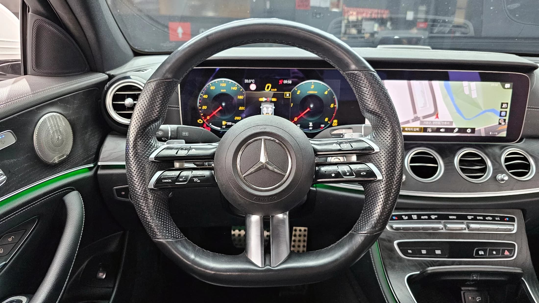 Mercedes-Benz E-Class E220d 4MATIC AMG Line, 2022 г. 84910 км. — фото 13
