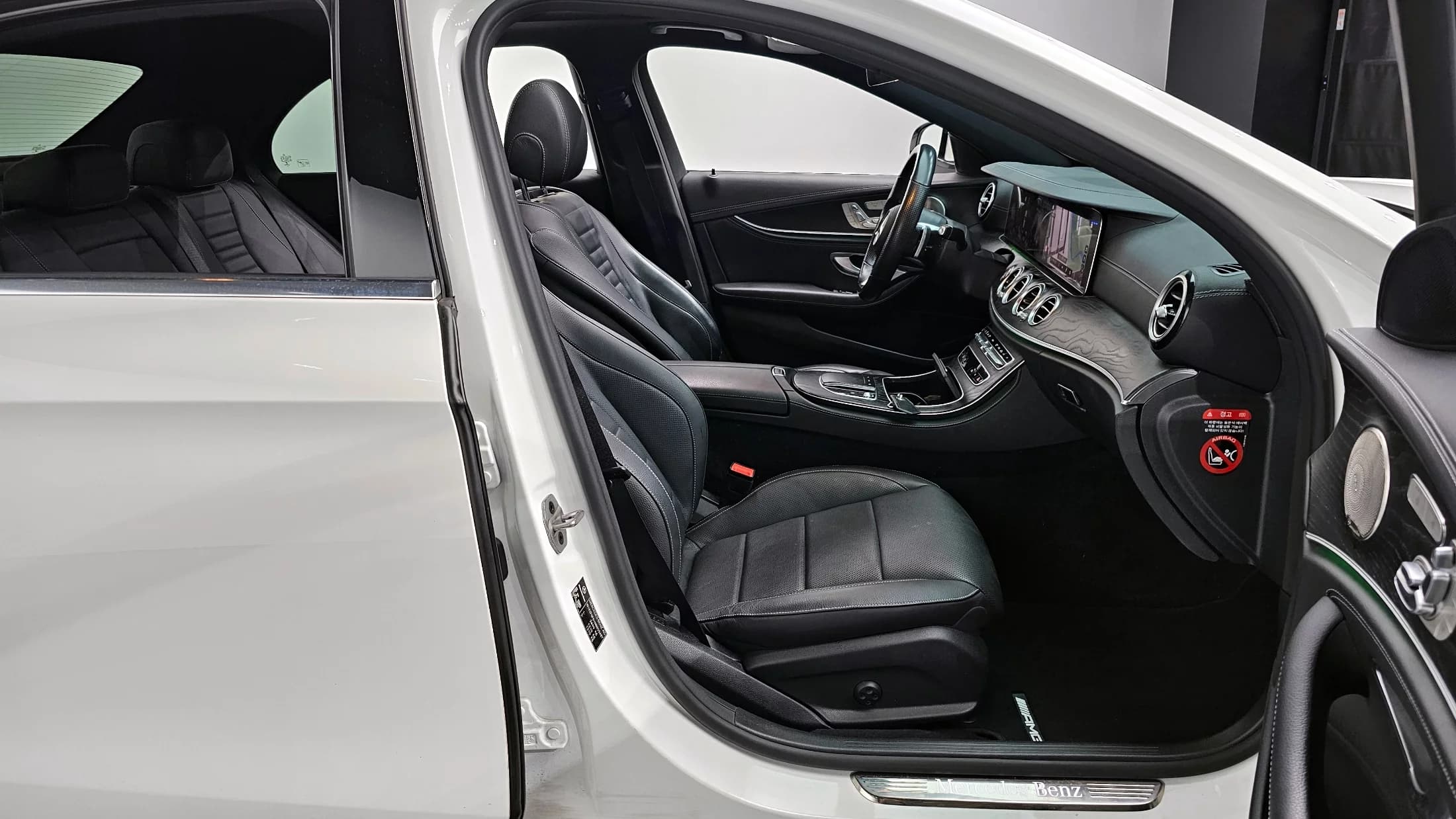 Mercedes-Benz E-Class E220d 4MATIC AMG Line, 2022 г. 84910 км. — фото 10