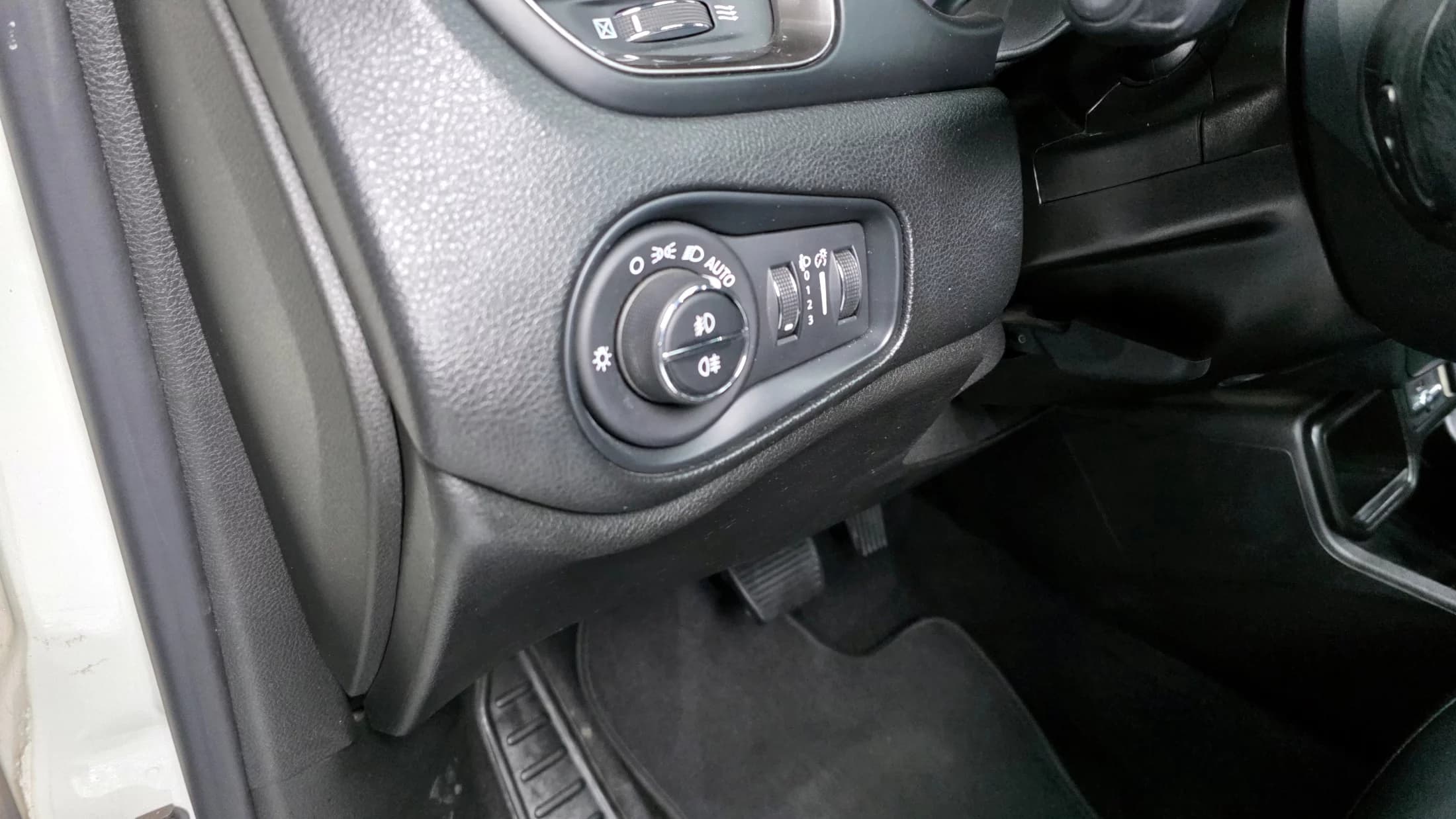 Jeep RENEGADE 2.4 Limited, 2021 г. 100305 км. — фото 17