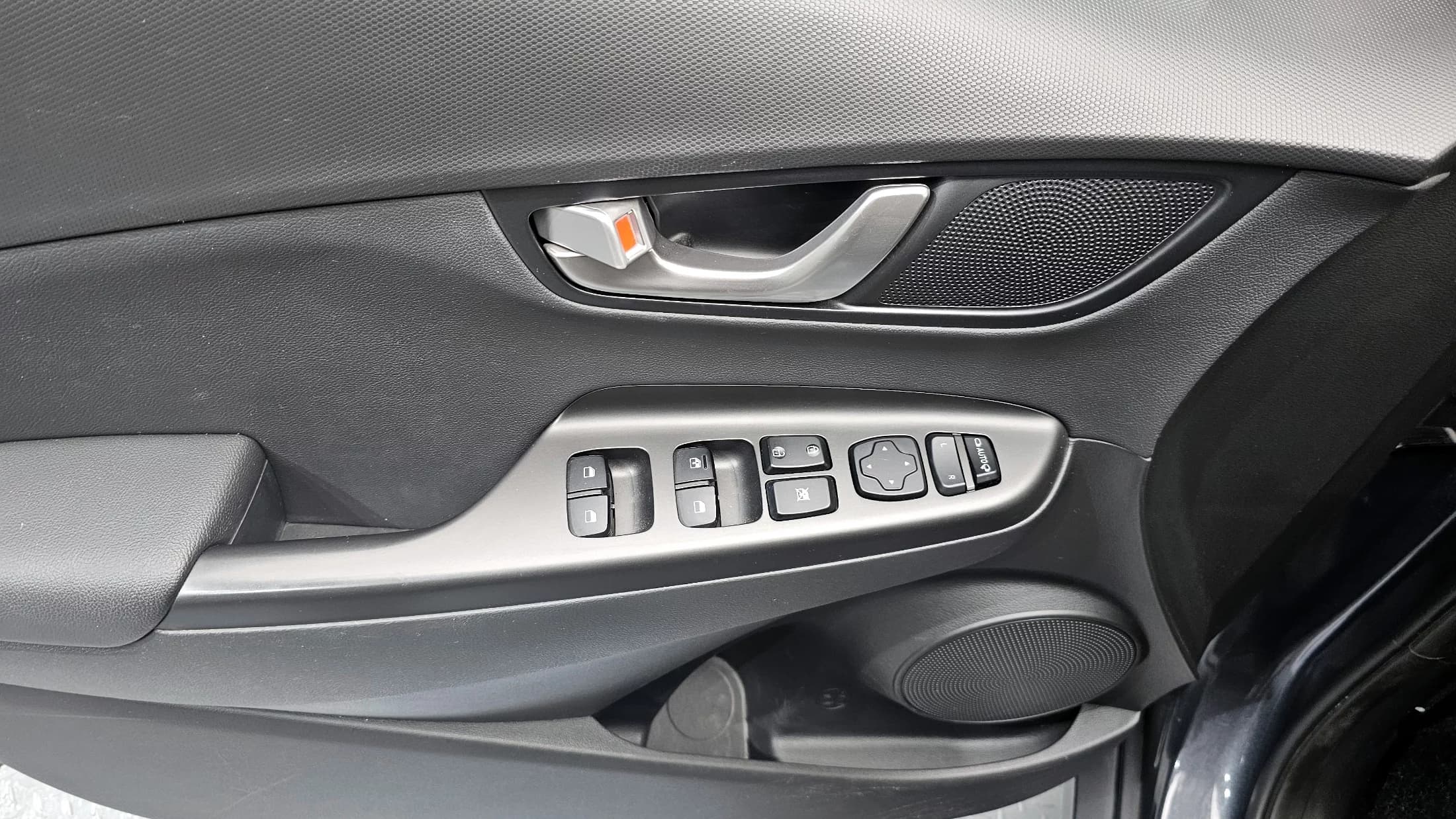 Hyundai Kona Gasoline 1.6 Turbo 2WD Modern, 2021 г. 47633 км. — фото 17