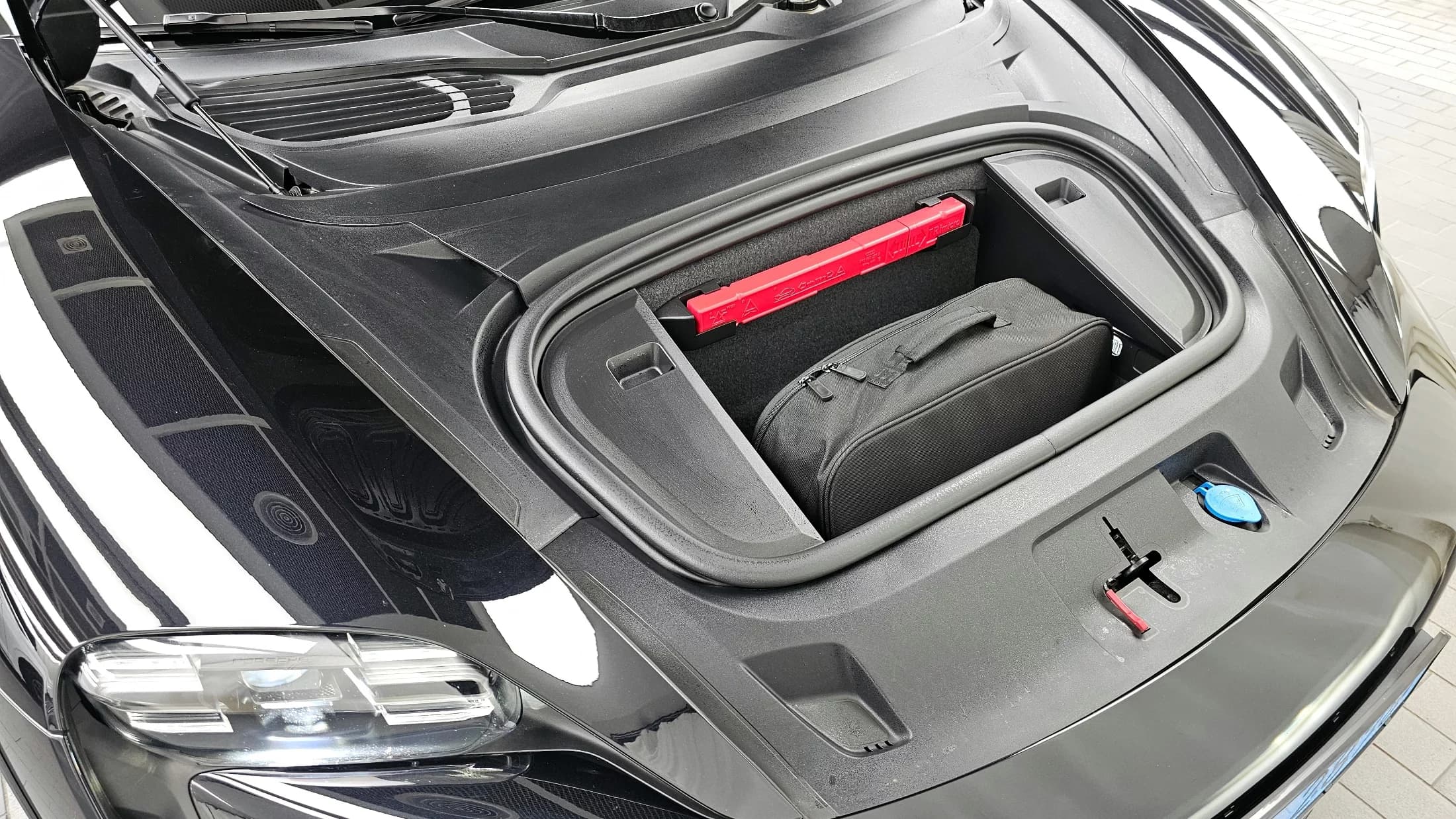 Porsche TAYCAN 4S Cross Turismo, электромобиль, 2024 г. 34662 км. — фото 6