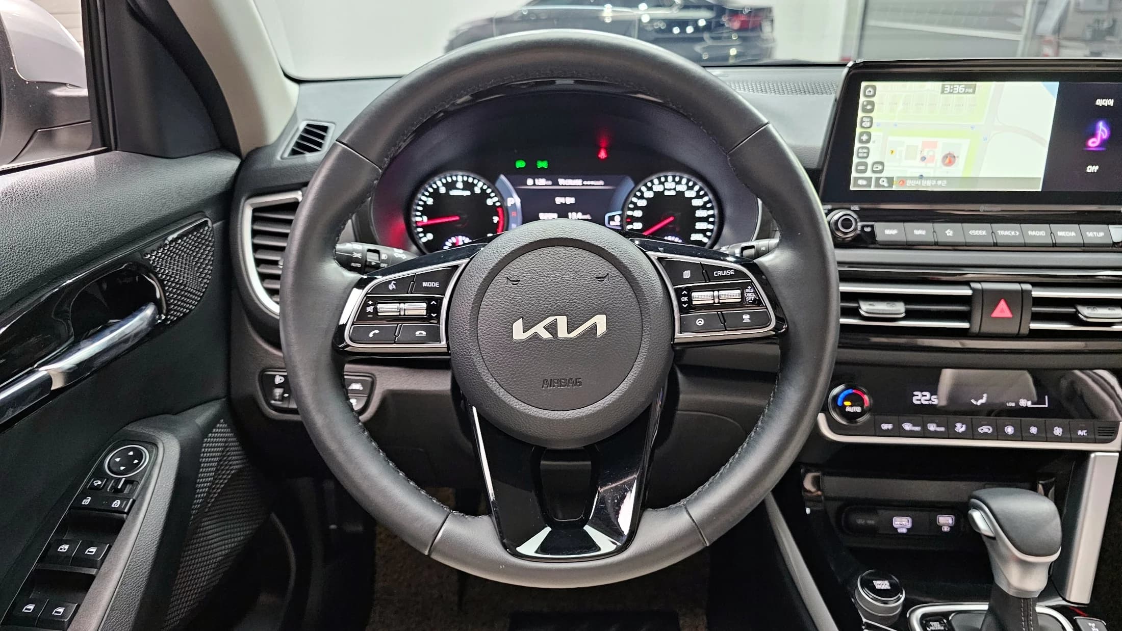 Kia Seltos Gasoline 1.6 Turbo 4WD Gravity, 2022 г. 27206 км. — фото 13