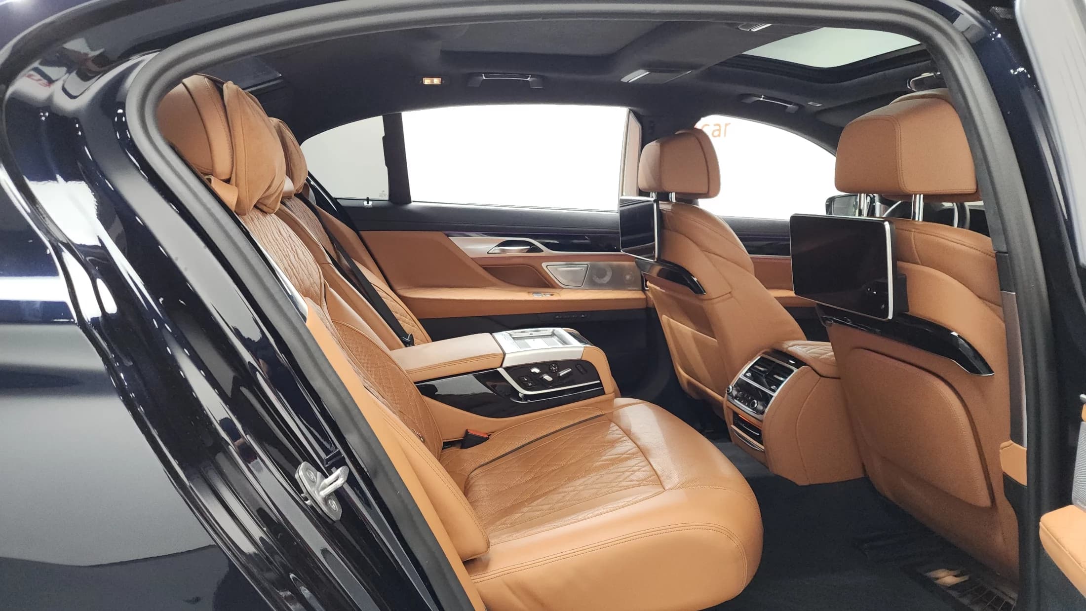 BMW 7-Series M760Li xDrive, 2022 г. 46291 км. — фото 12