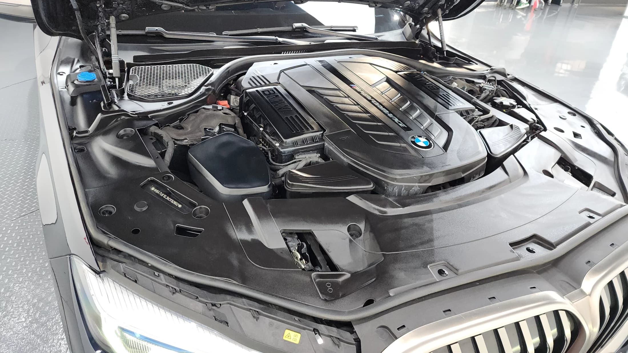 BMW 7-Series M760Li xDrive, 2022 г. 46291 км. — фото 6