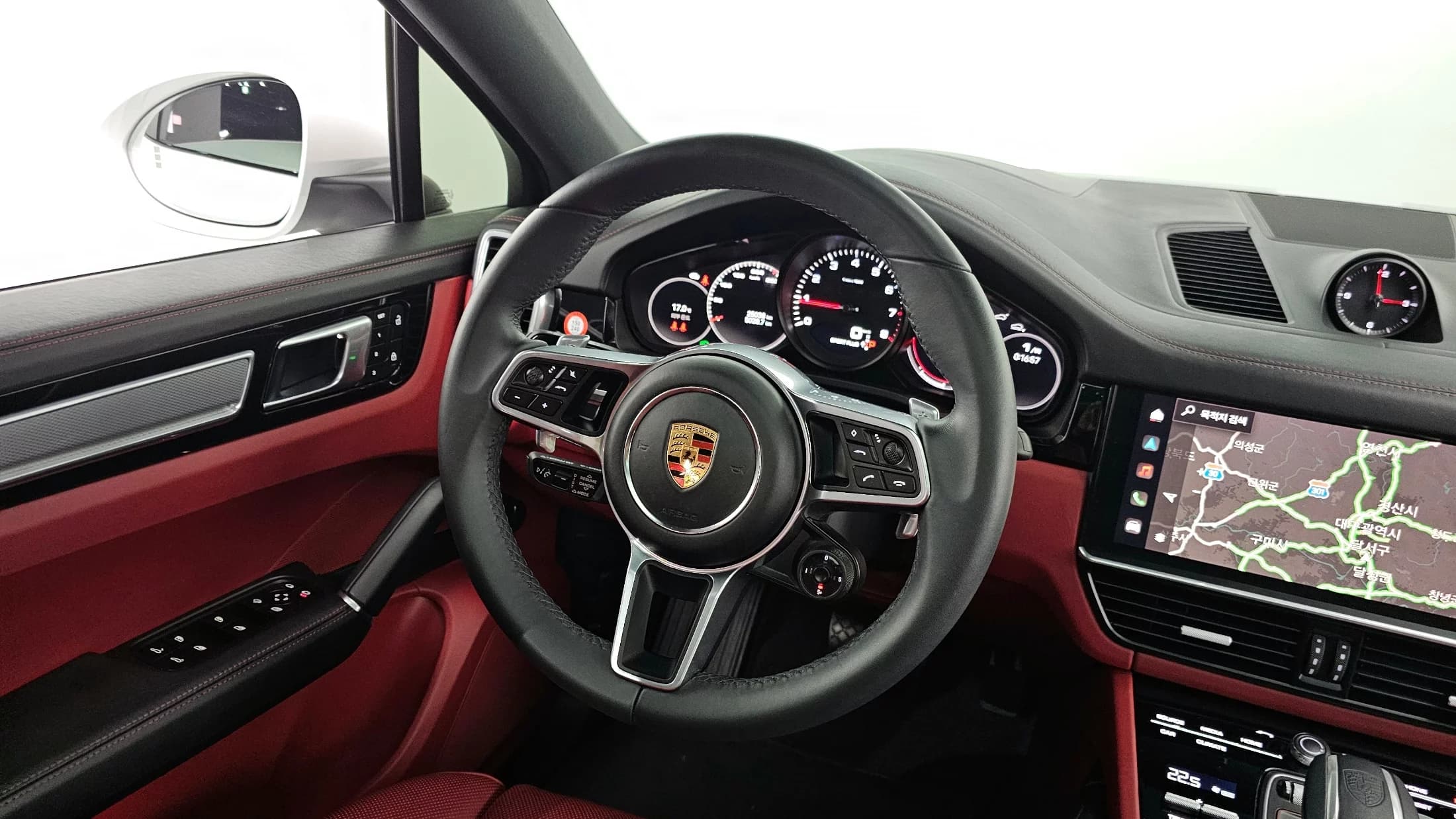 Porsche CAYENNE 3.0 COUPE PLATINUM EDITION, 2023 г. 25044 км. — фото 13