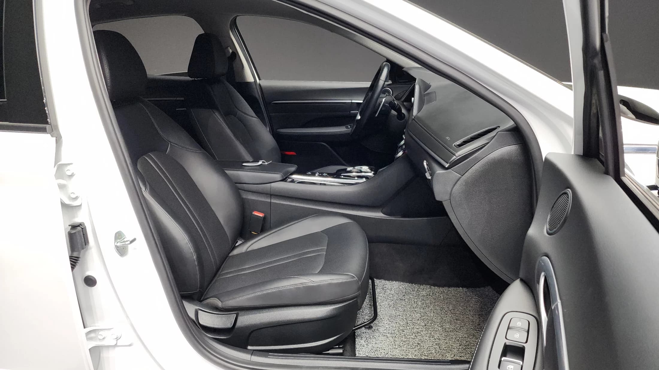 Hyundai Sonata 2.0 Premium Plus, 2022 г. 28151 км. — фото 11