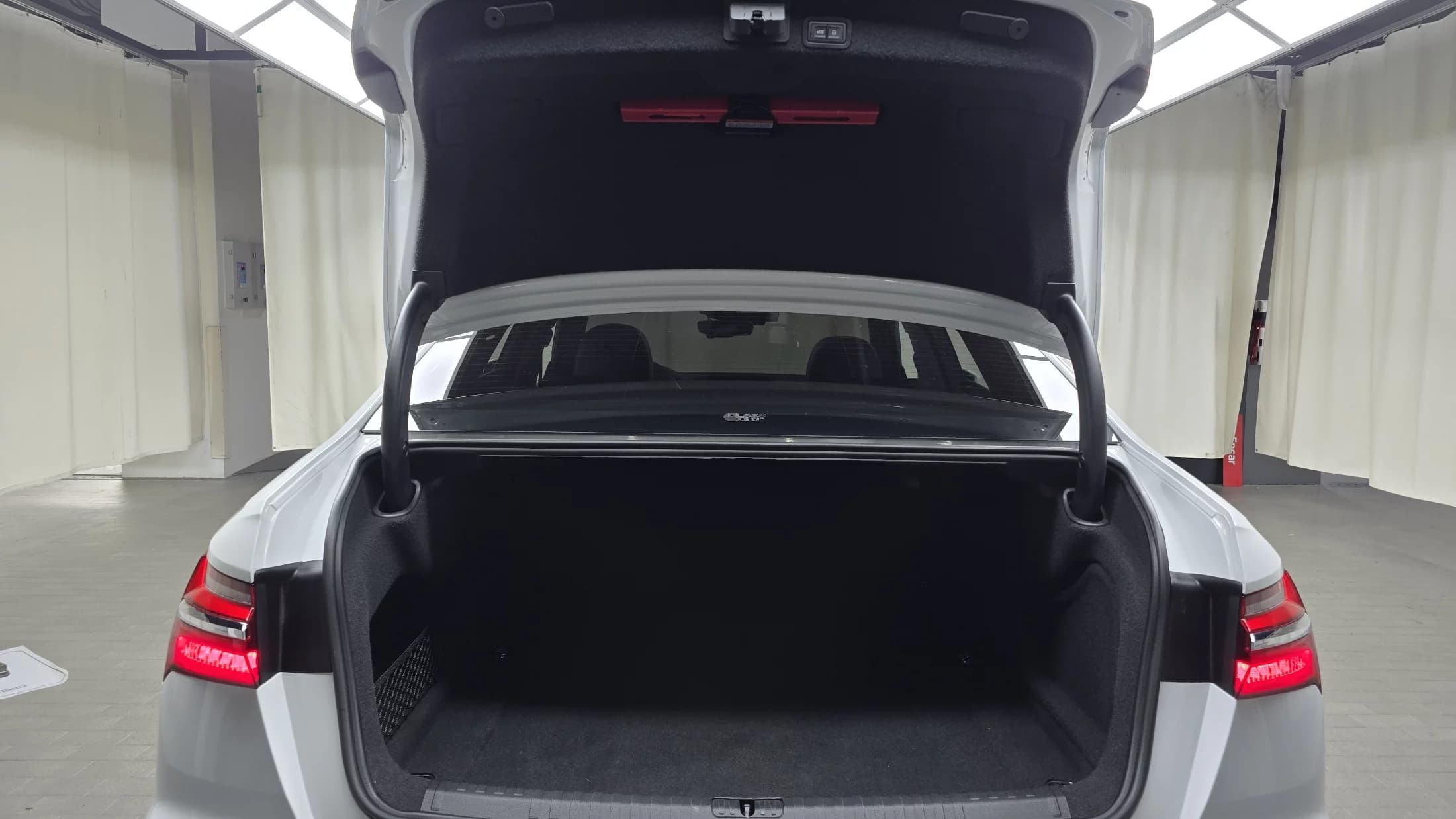 Audi A6 45 TDI Quattro Premium, 2023 г. 75393 км. — фото 20