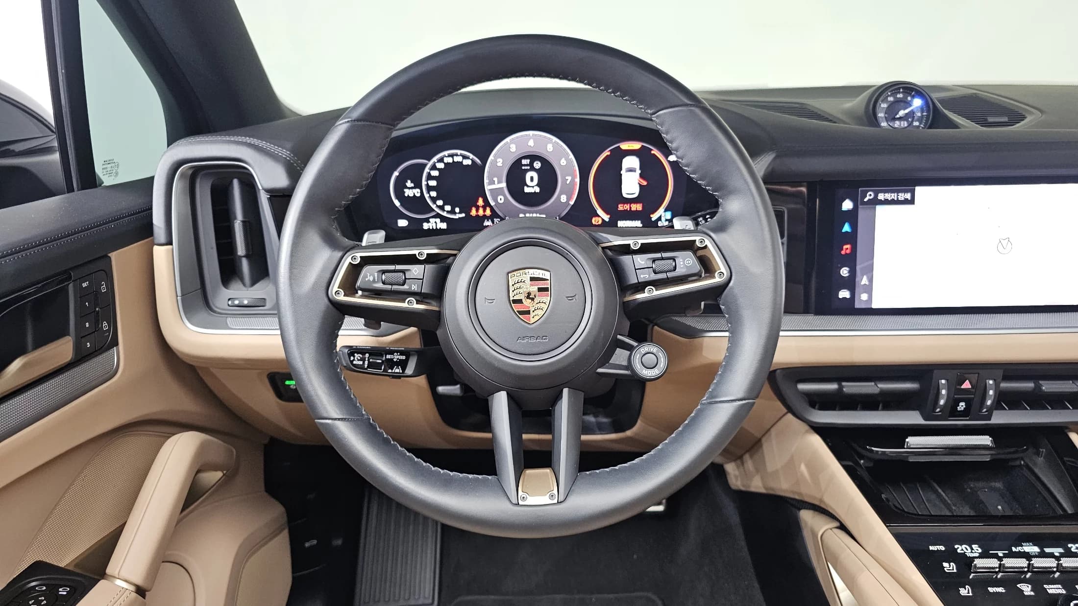 Porsche CAYENNE 3.0, 2024 г. 26356 км. — фото 13