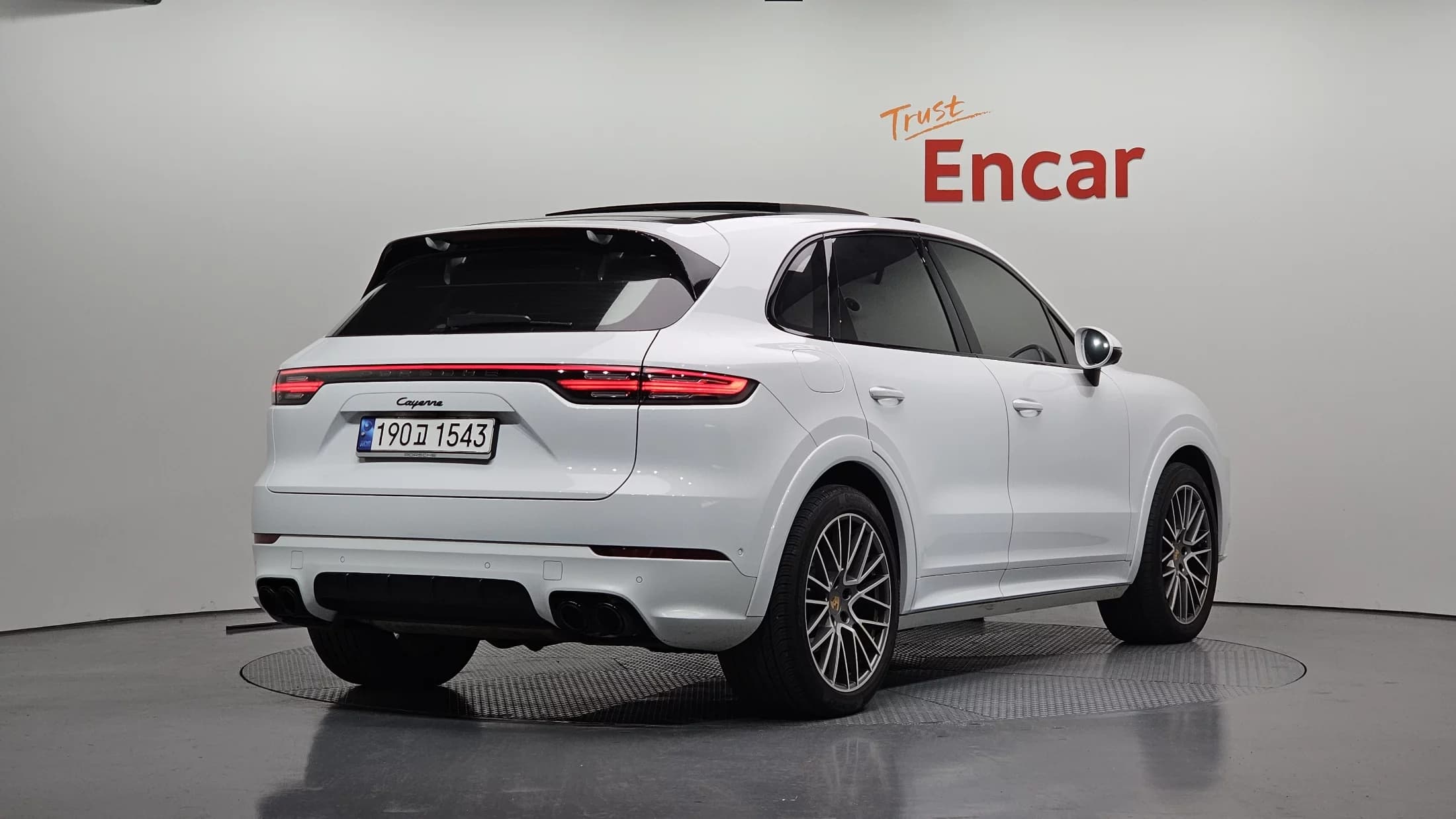 Porsche CAYENNE 3.0 PLATINUM EDITION, 2023 г. 56929 км. — фото 2