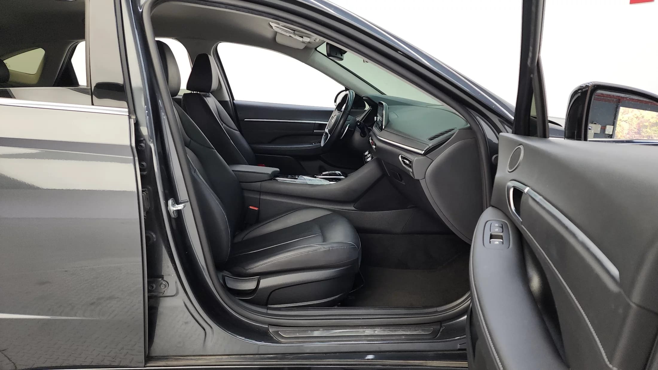 Hyundai Sonata 2.0 Premium Plus, 2022 г. 141557 км. — фото 11