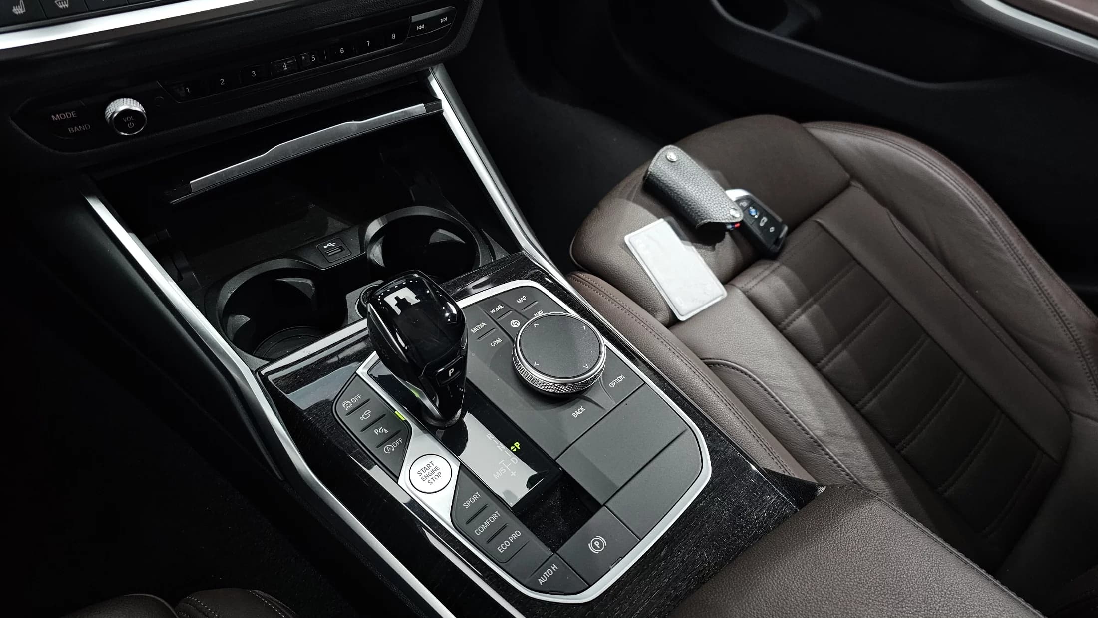 BMW 3-Series 320i Touring Luxury, 2021 г. 73734 км. — фото 9