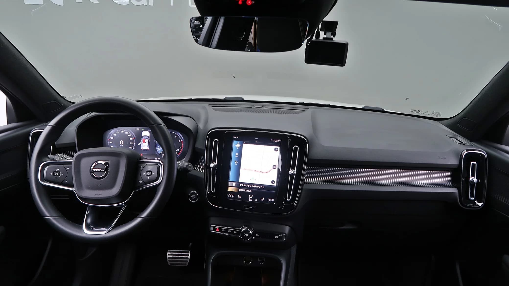 Volvo XC40 B4 R-Design, 2022 г. 100650 км. — фото 7