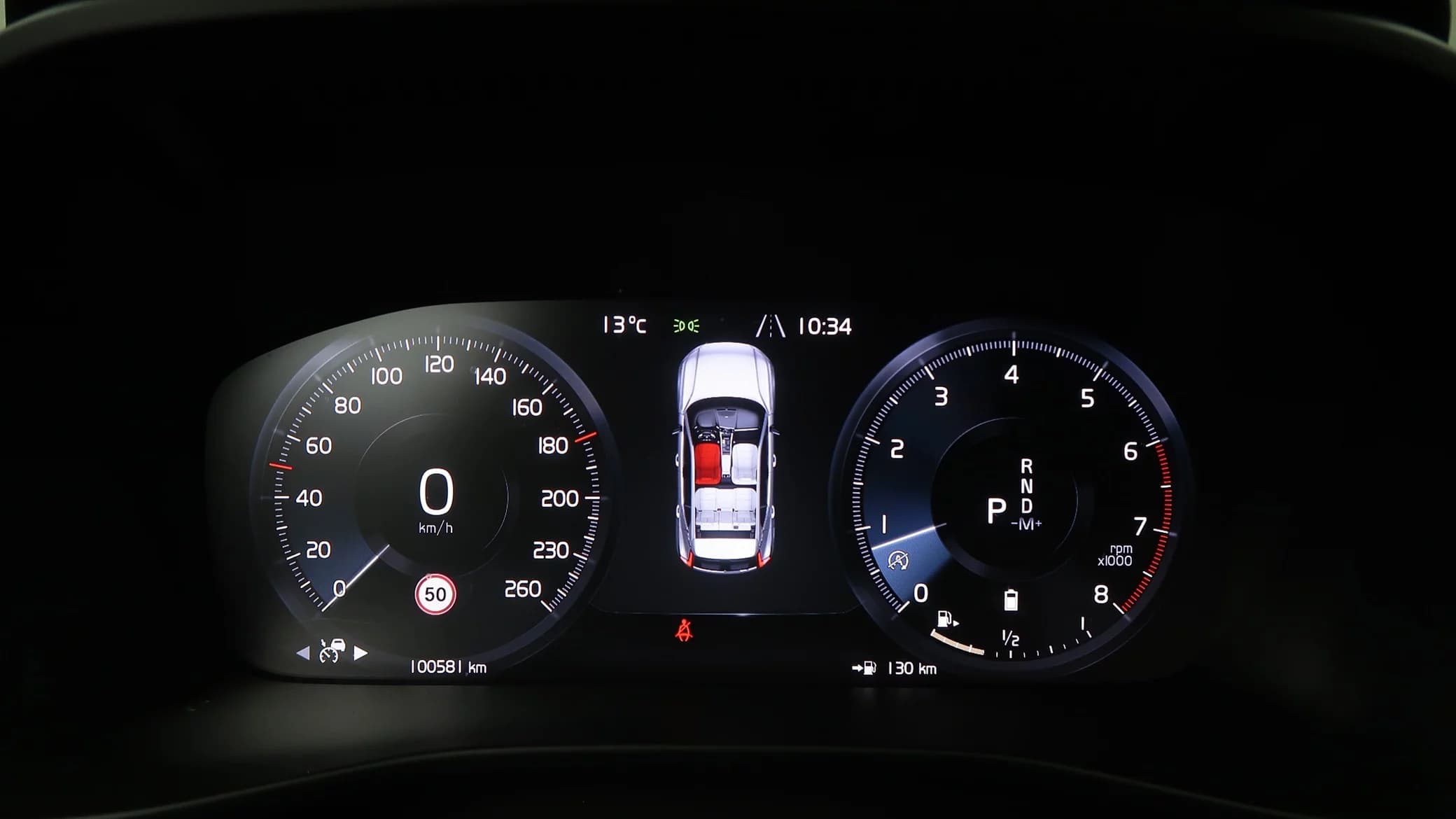 Volvo XC40 B4 R-Design, 2022 г. 100650 км. — фото 8