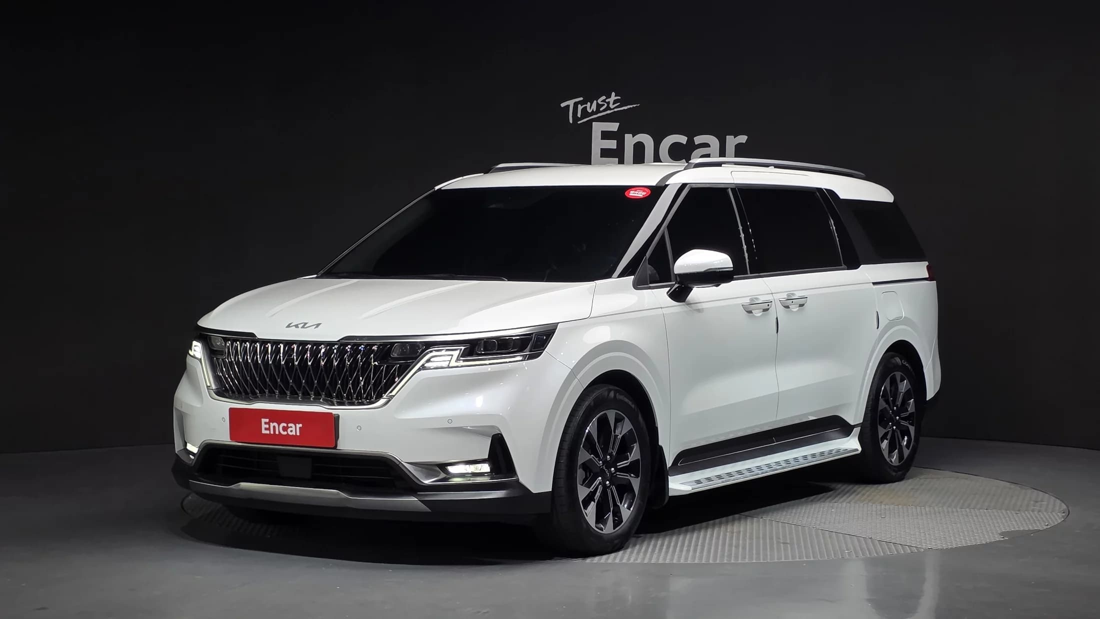 Kia Carnival Gasoline 7-Seater Signature, 2023 г. 49924 км.
