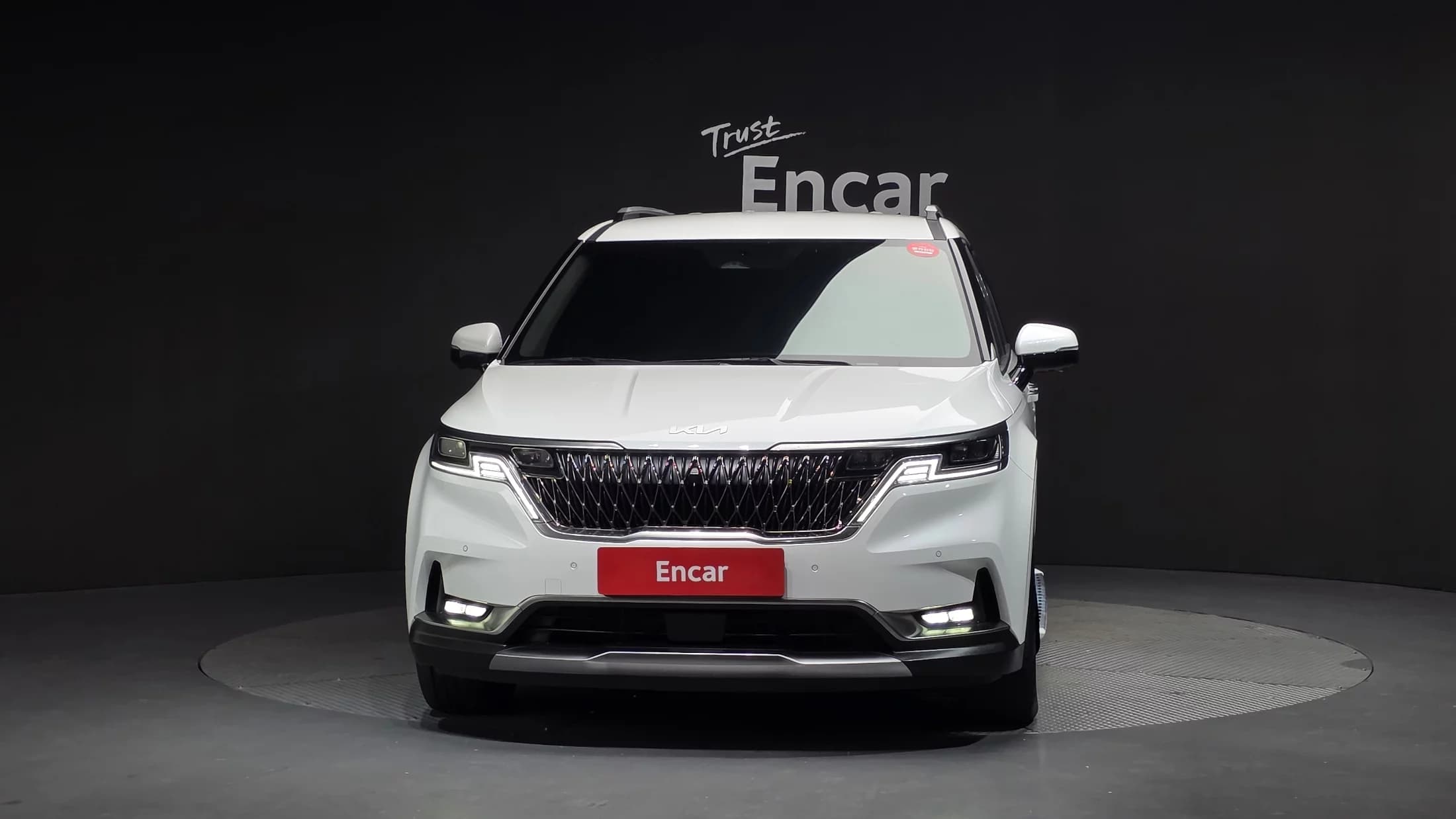 Kia Carnival Gasoline 7-Seater Signature, 2023 г. 49924 км. — фото 3