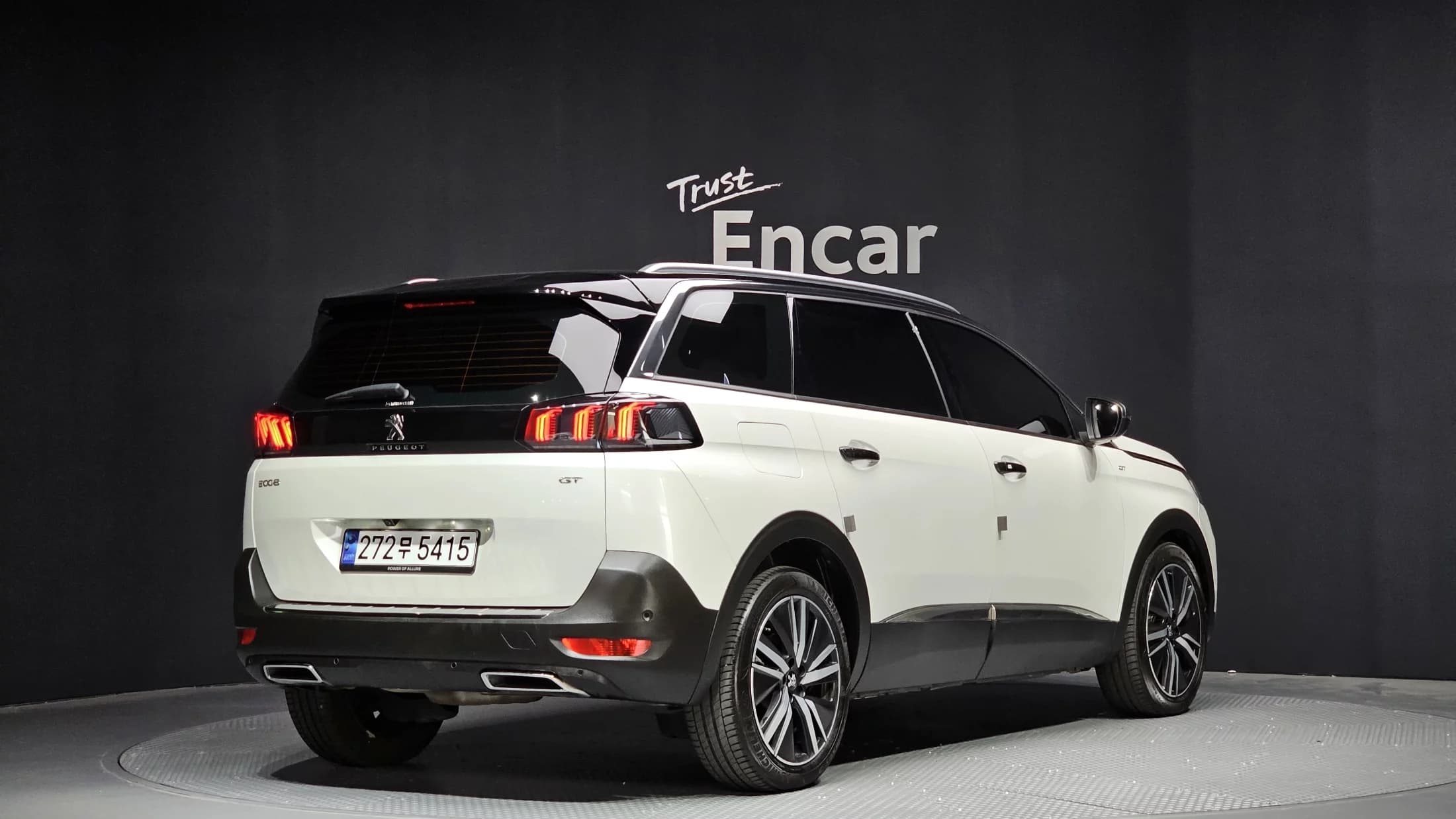 Peugeot 5008 1.2 Pure Tech GT, 2024 г. 18124 км. — фото 2