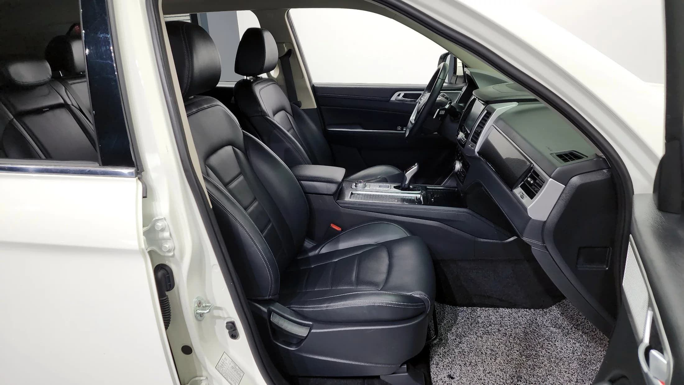 SsangYong Rexton Diesel 2.2 4WD Luxury, 2022 г. 151887 км. — фото 11