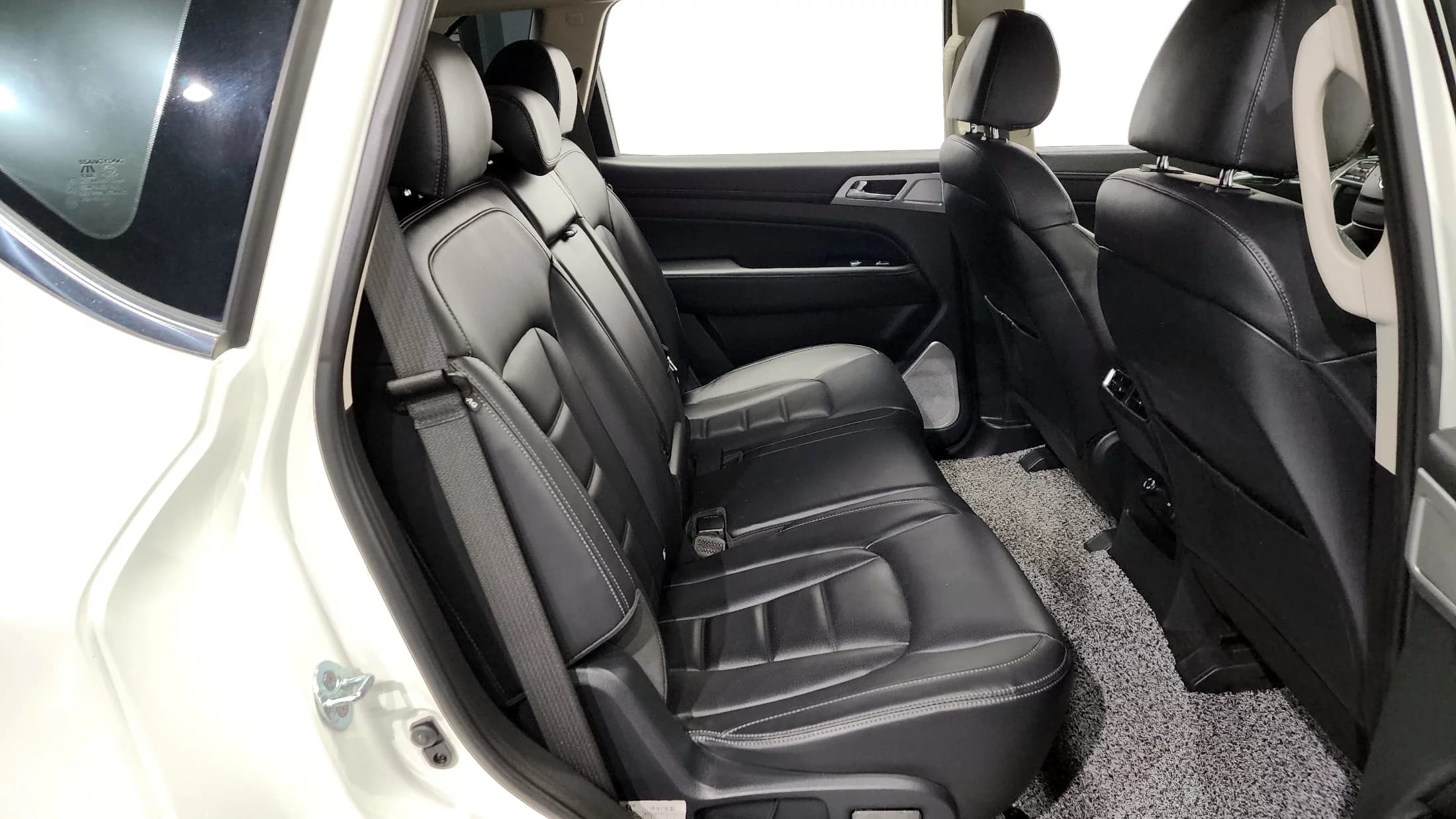 SsangYong Rexton Diesel 2.2 4WD Luxury, 2022 г. 151887 км. — фото 12