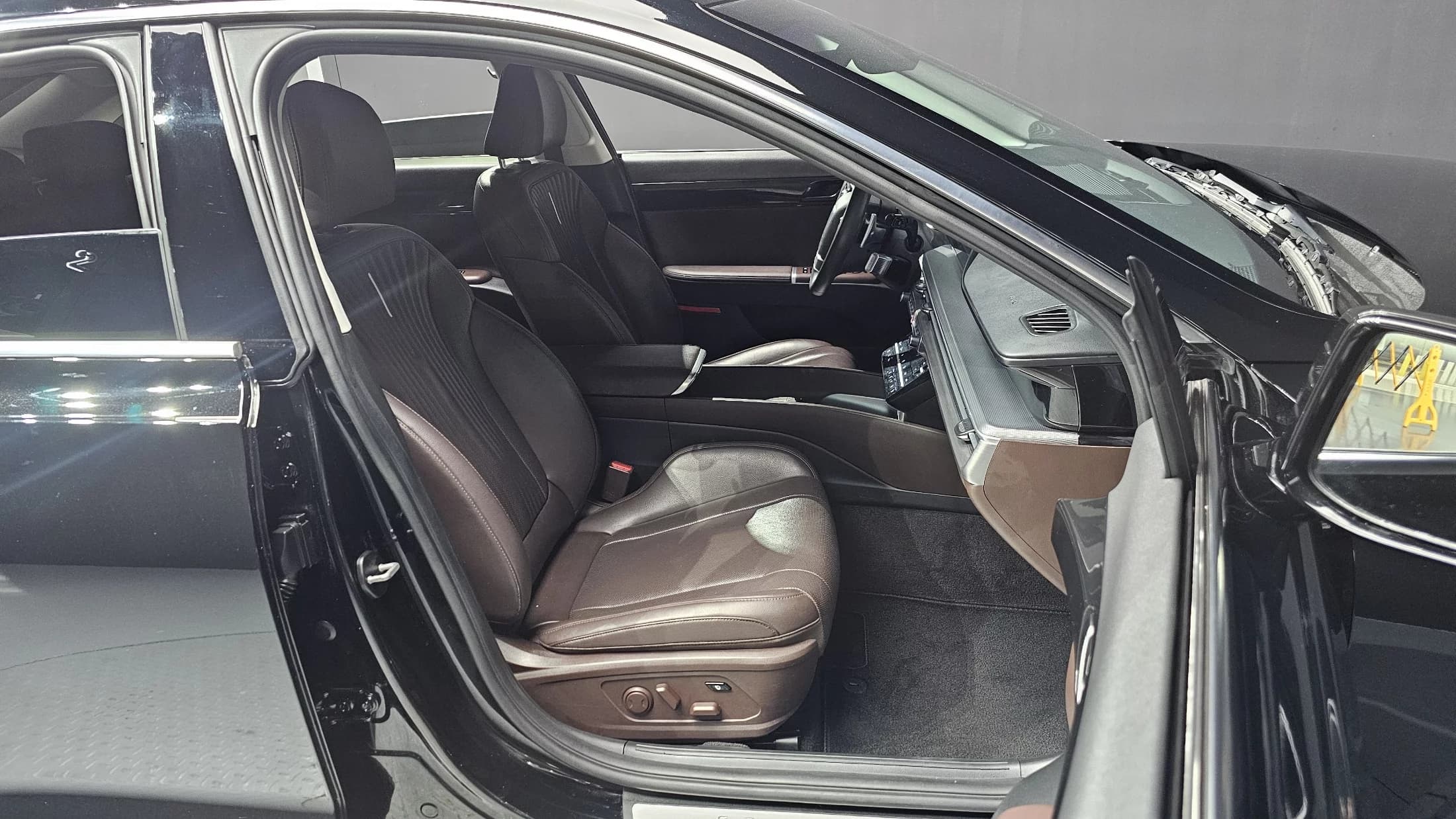 Hyundai Grandeur 2,5 Gasoline 2WD Exclusive, 2022 г. 72270 км. — фото 11