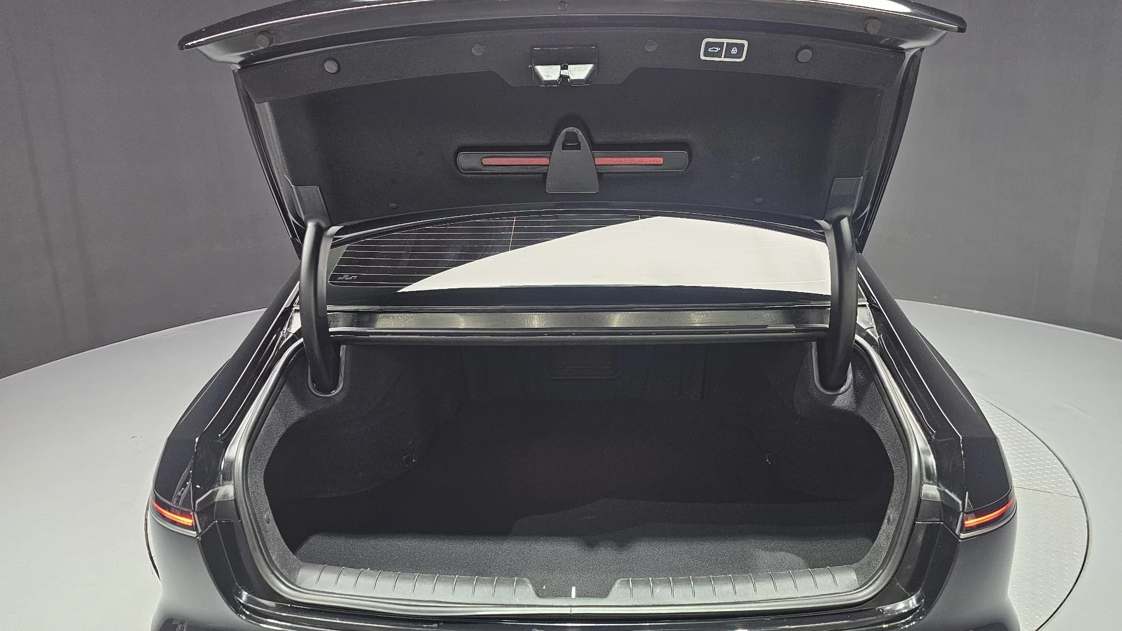 Hyundai Grandeur 2,5 Gasoline 2WD Exclusive, 2022 г. 72270 км. — фото 20