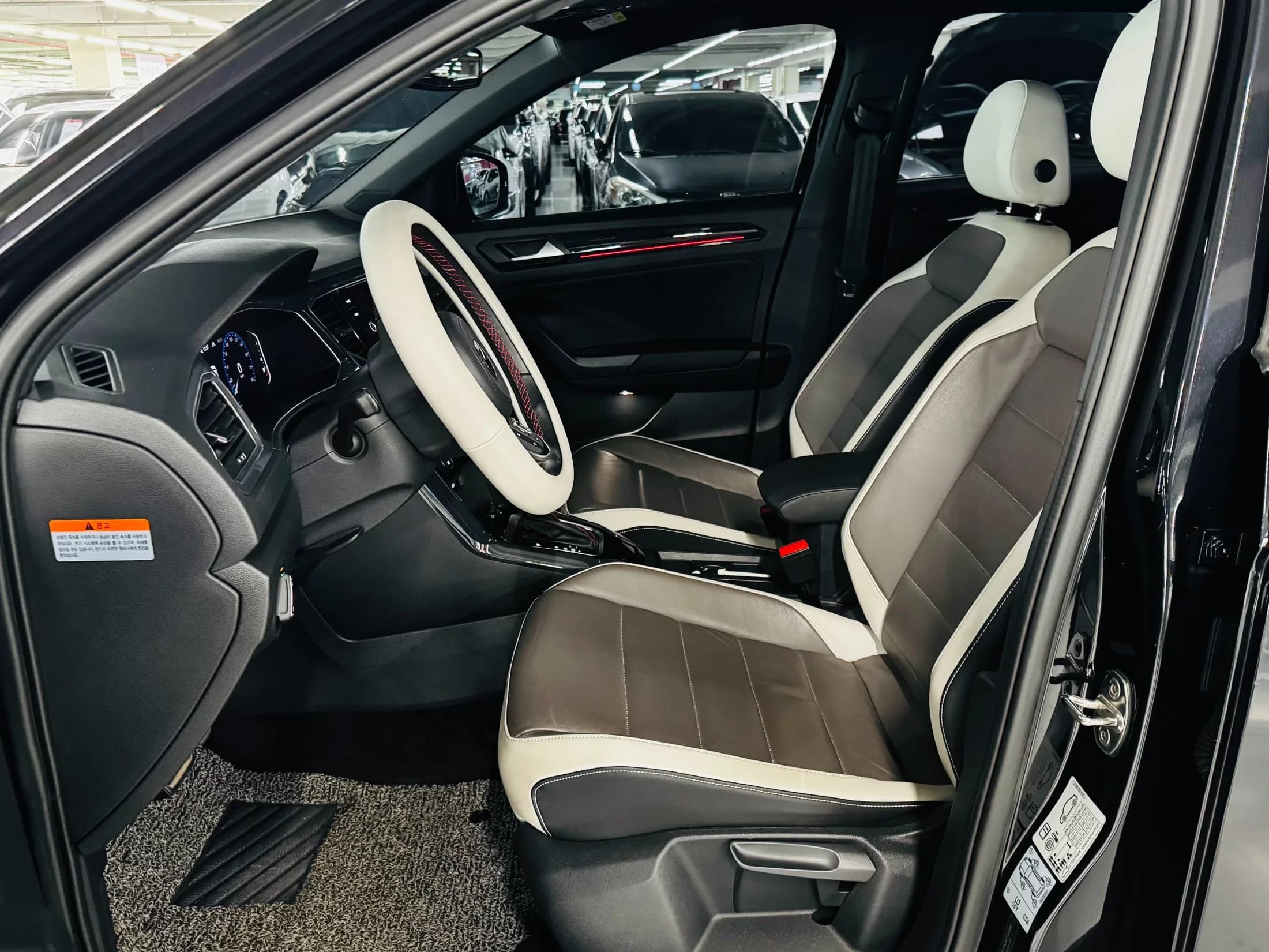 Volkswagen T-ROC 2.0 TDI Premium, 2021 г. 39136 км. — фото 13