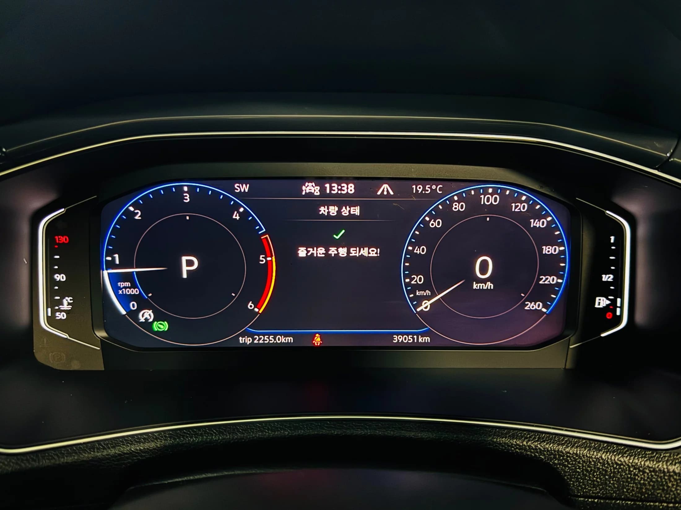 Volkswagen T-ROC 2.0 TDI Premium, 2021 г. 39136 км. — фото 15