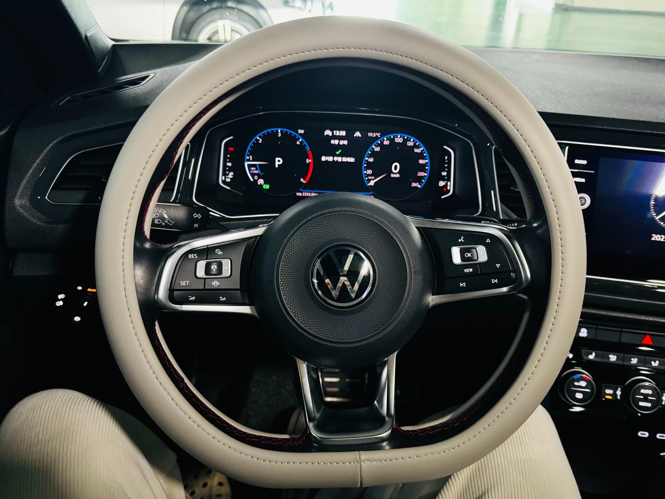 Volkswagen T-ROC 2.0 TDI Premium, 2021 г. 39136 км. — фото 16