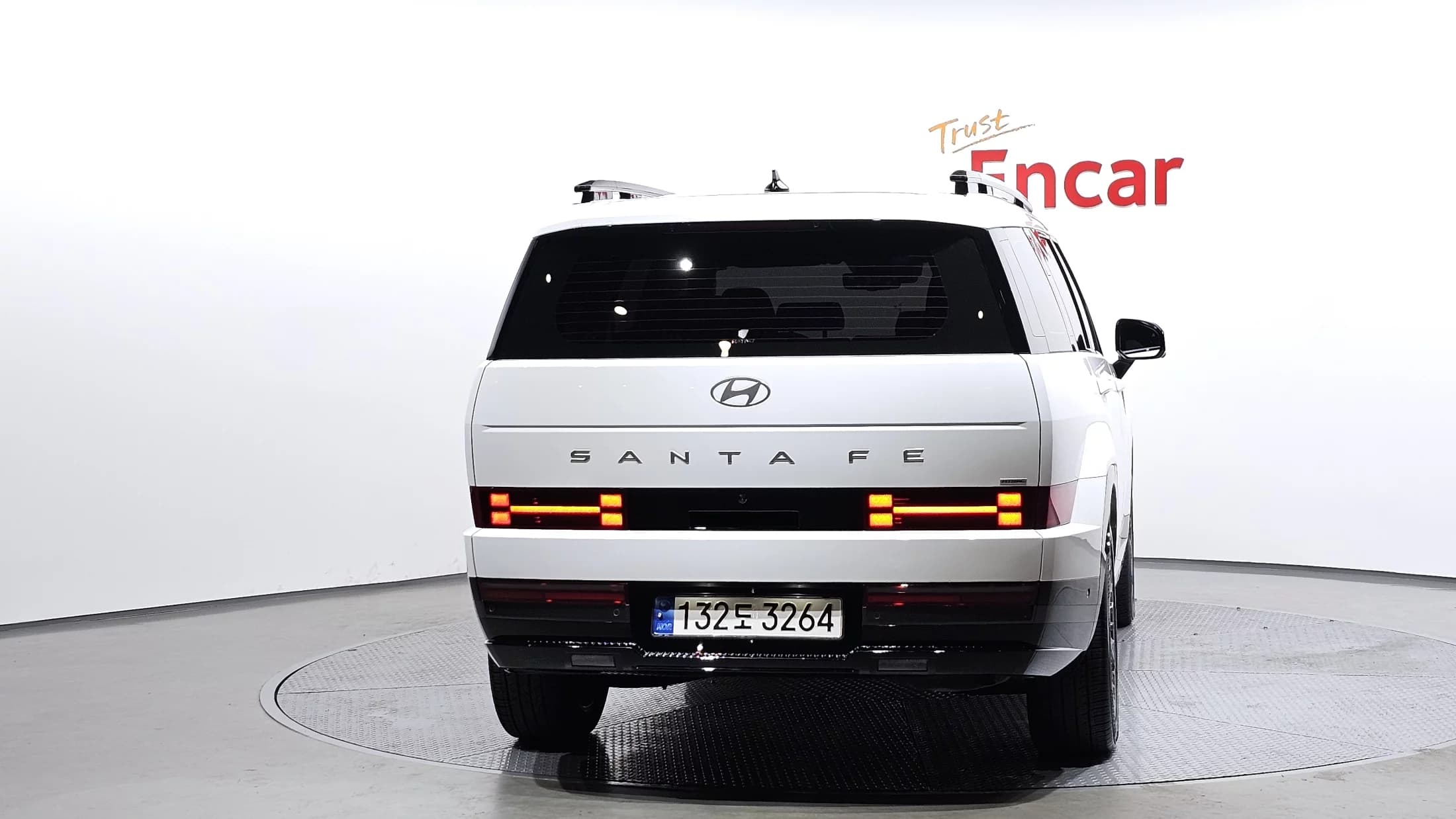 Hyundai Santa Fe HEV 1.6 4WD Calligraphy, гибрид, 2023 г. 24725 км. — фото 4