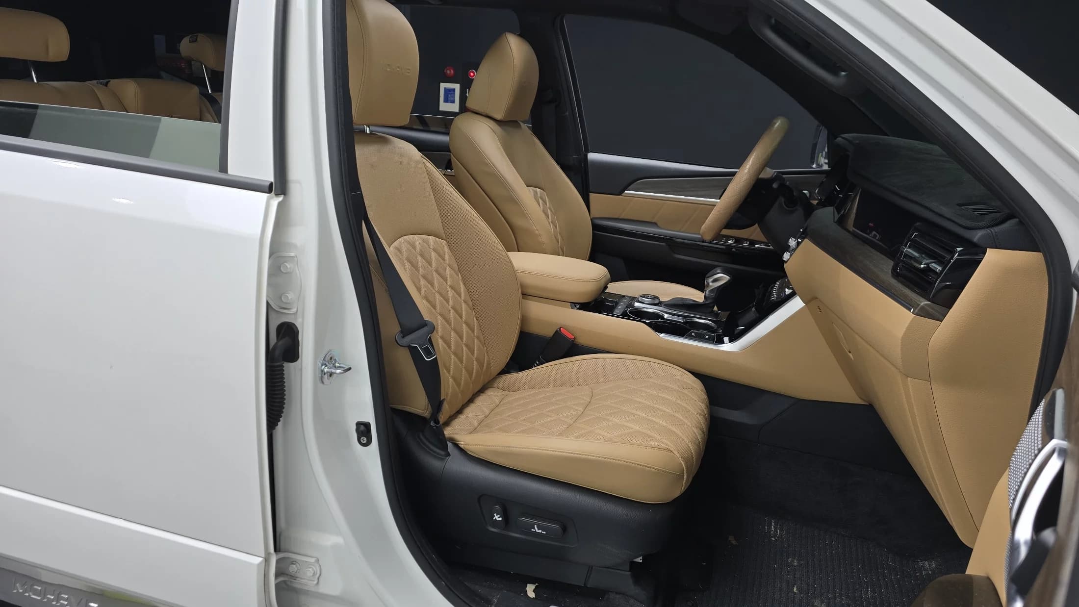 Kia Mohave Diesel 3.0 4WD 7-Seater Masters, 2021 г. 67447 км. — фото 10