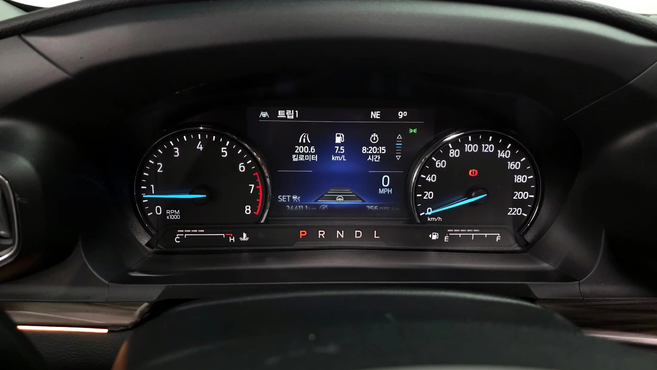 Ford EXPLORER 2.3 LimIted 4WD, 2022 г. 24459 км. — фото 8