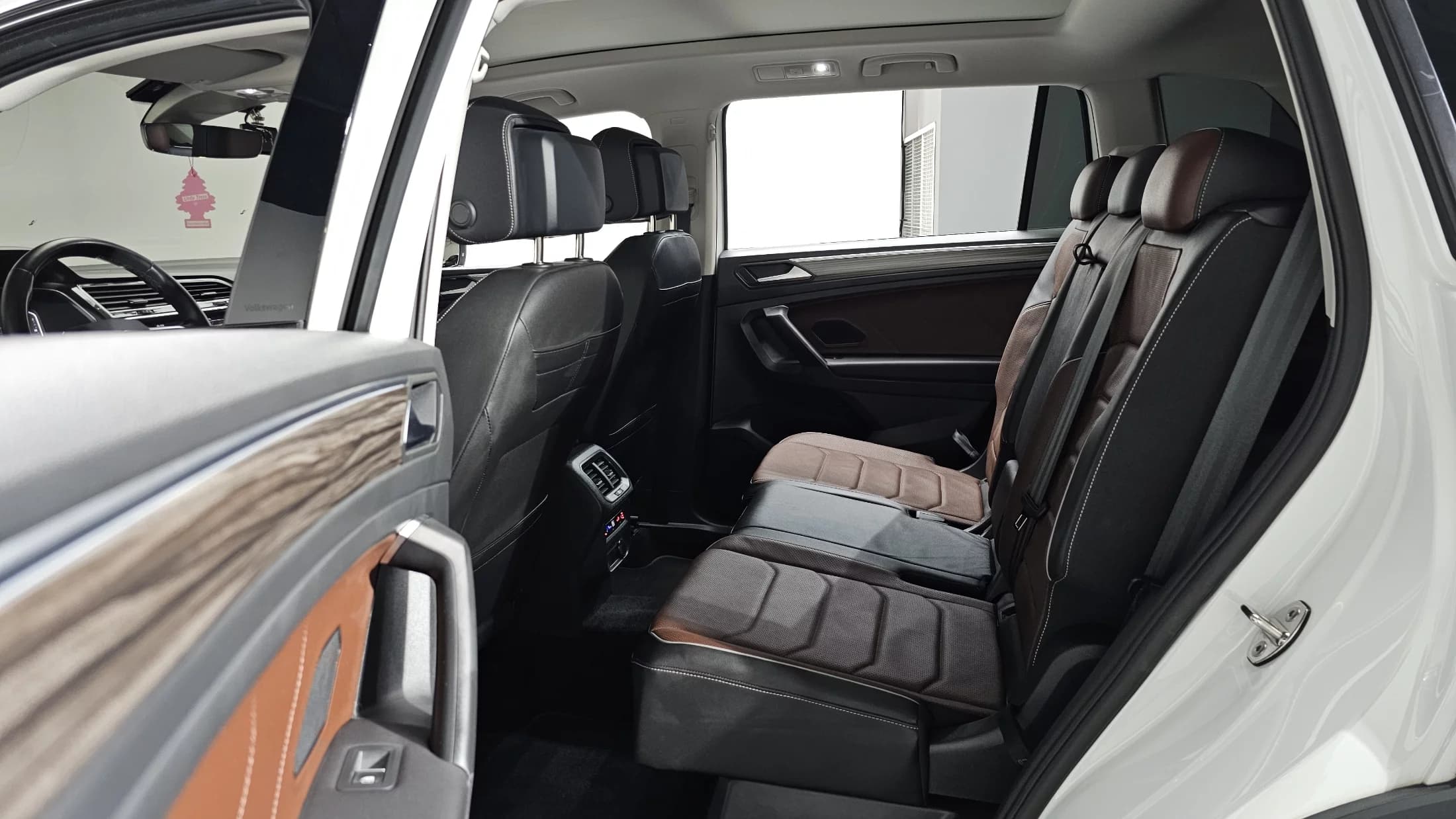 Volkswagen TIGUAN 2.0 TSI Prestige, 2023 г. 25737 км. — фото 11