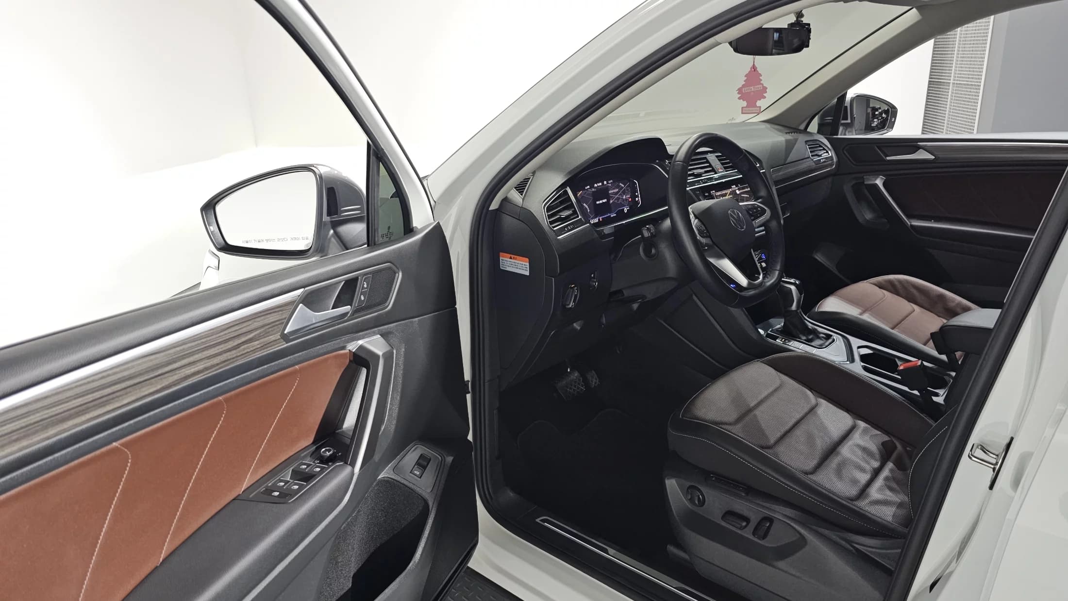Volkswagen TIGUAN 2.0 TSI Prestige, 2023 г. 25737 км. — фото 10