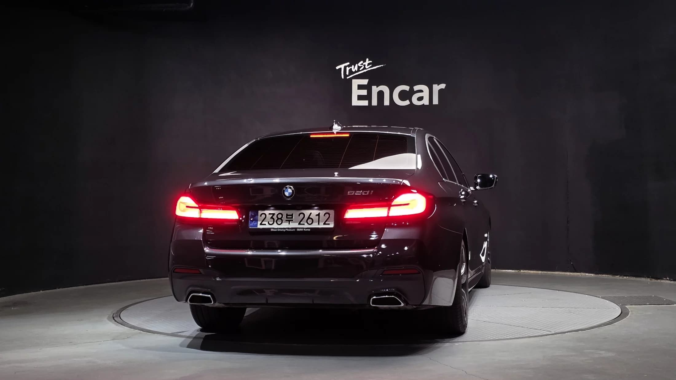 BMW 5-Series 520i M Sport, 2021 г. 27399 км. — фото 4