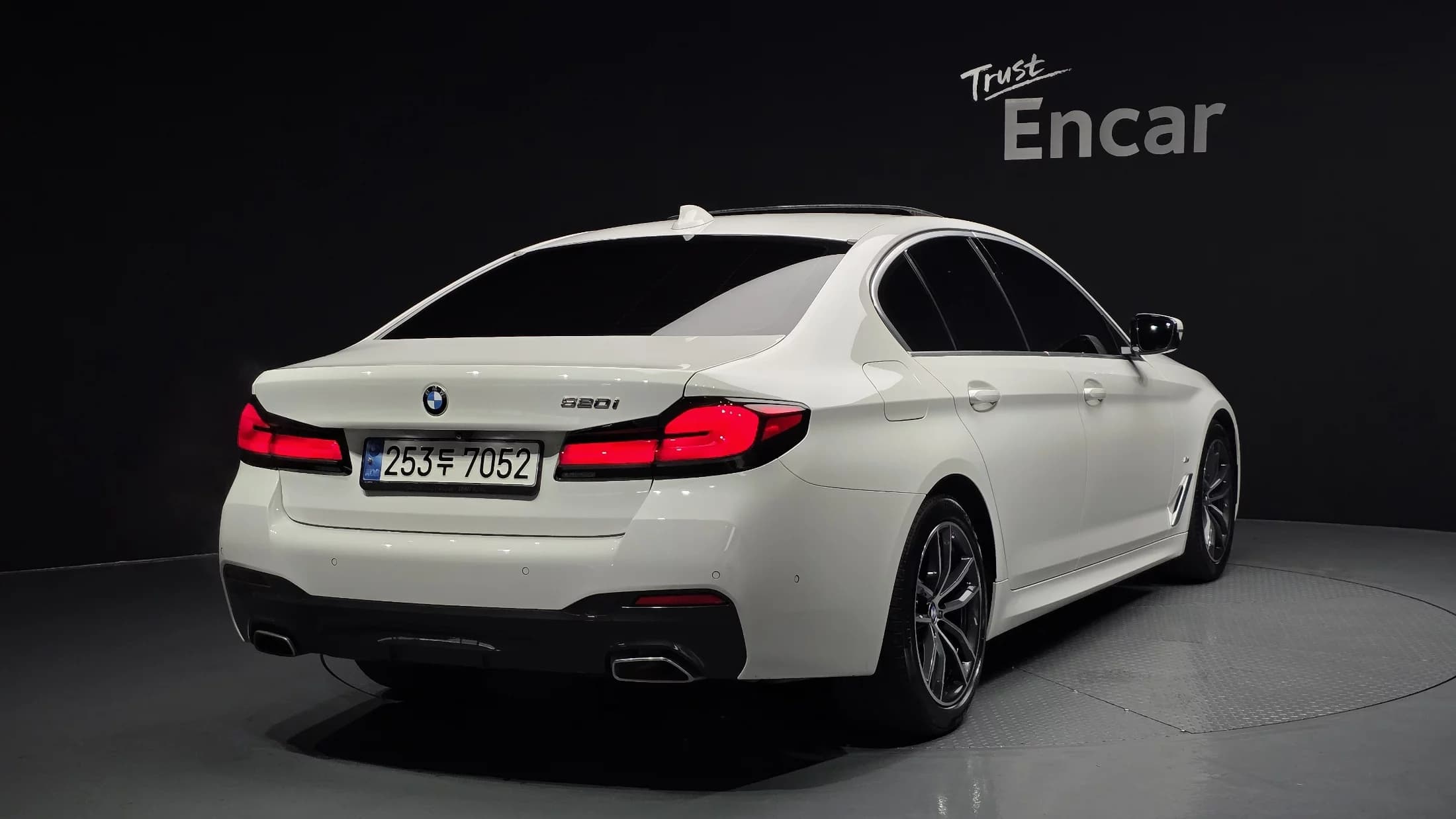 BMW 5-Series 520i M Sport, 2022 г. 65169 км. — фото 2