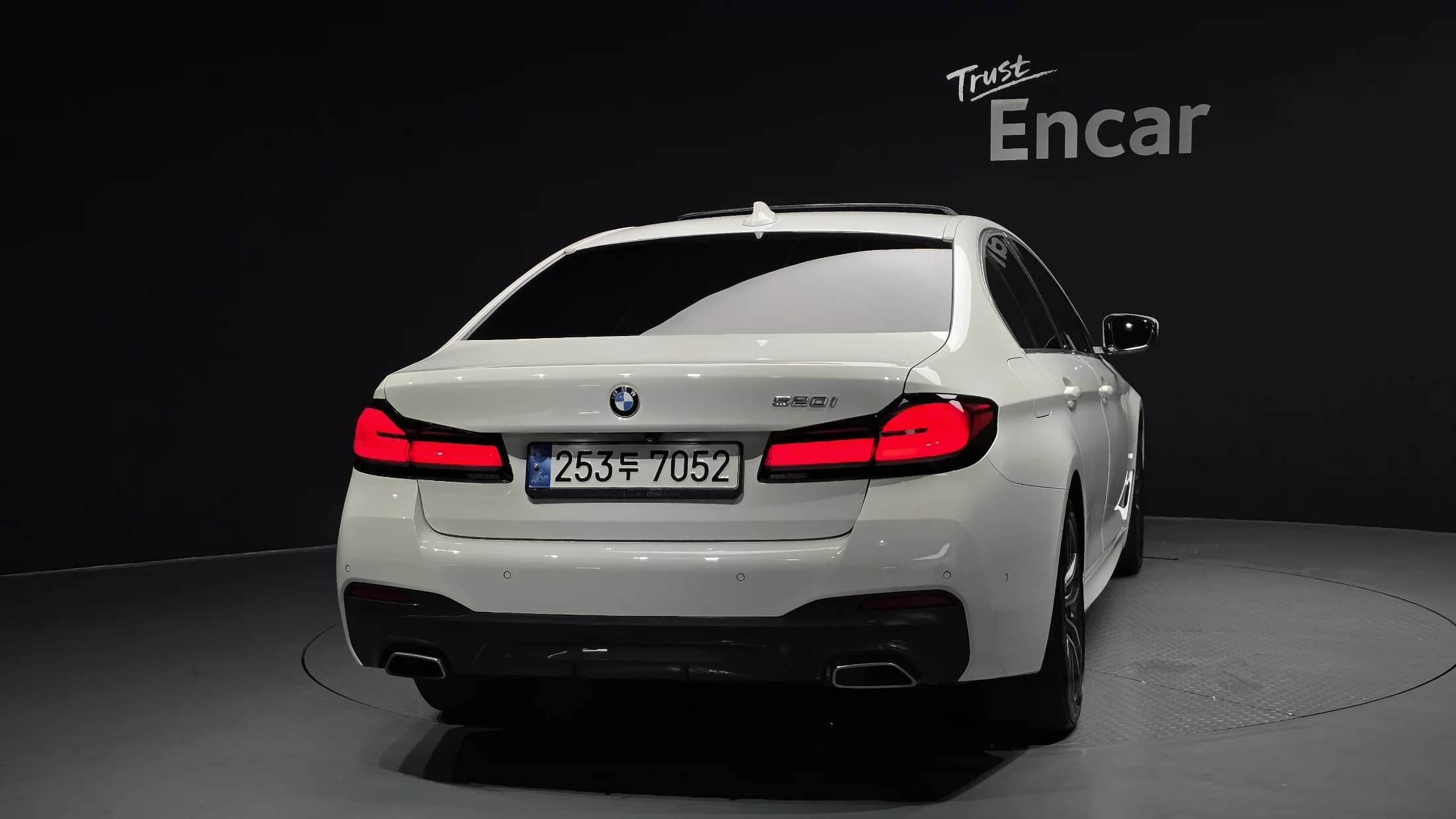 BMW 5-Series 520i M Sport, 2022 г. 65169 км. — фото 4