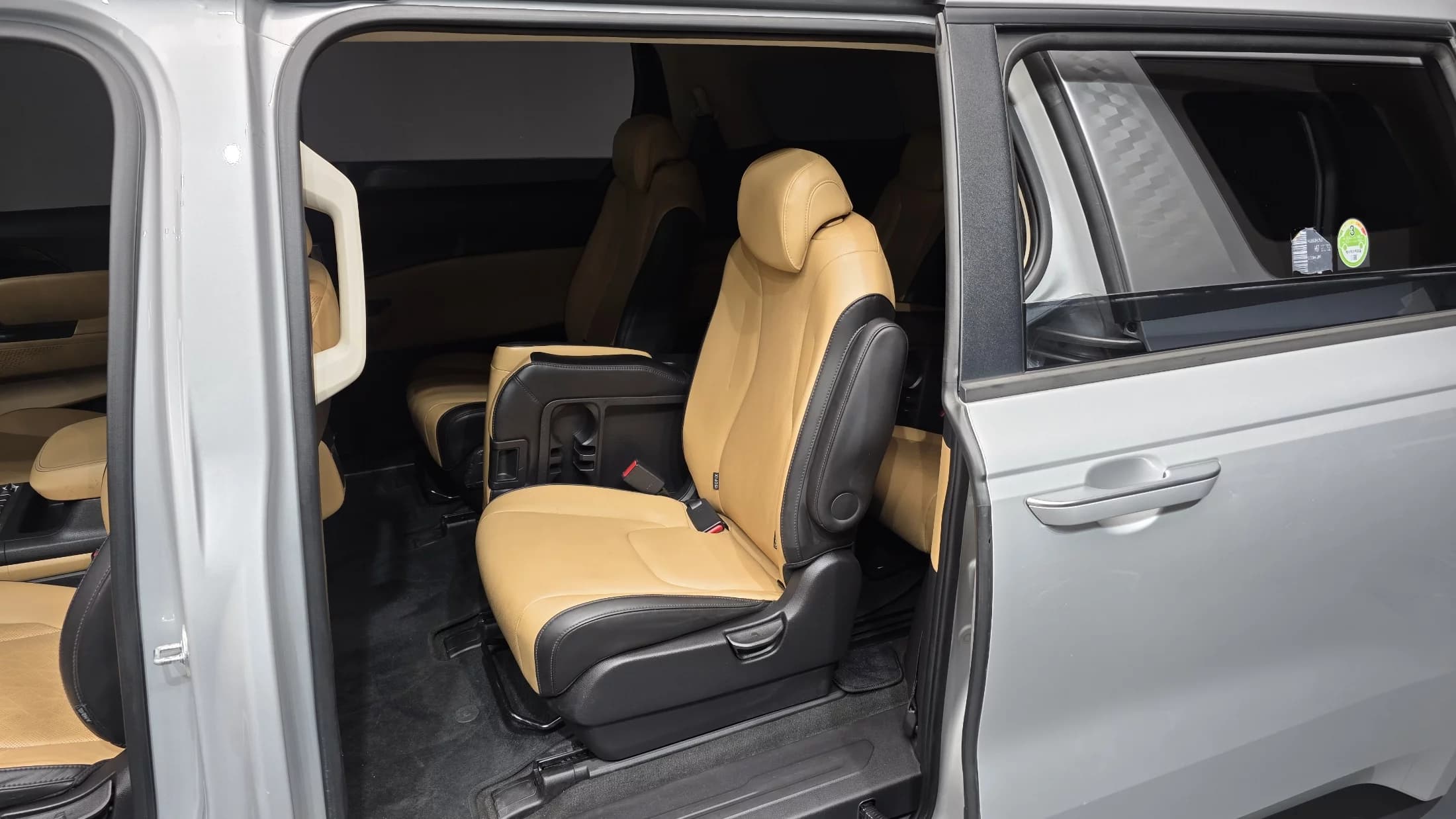 Kia Carnival 11-Seater Prestige, 2022 г. 71596 км. — фото 11