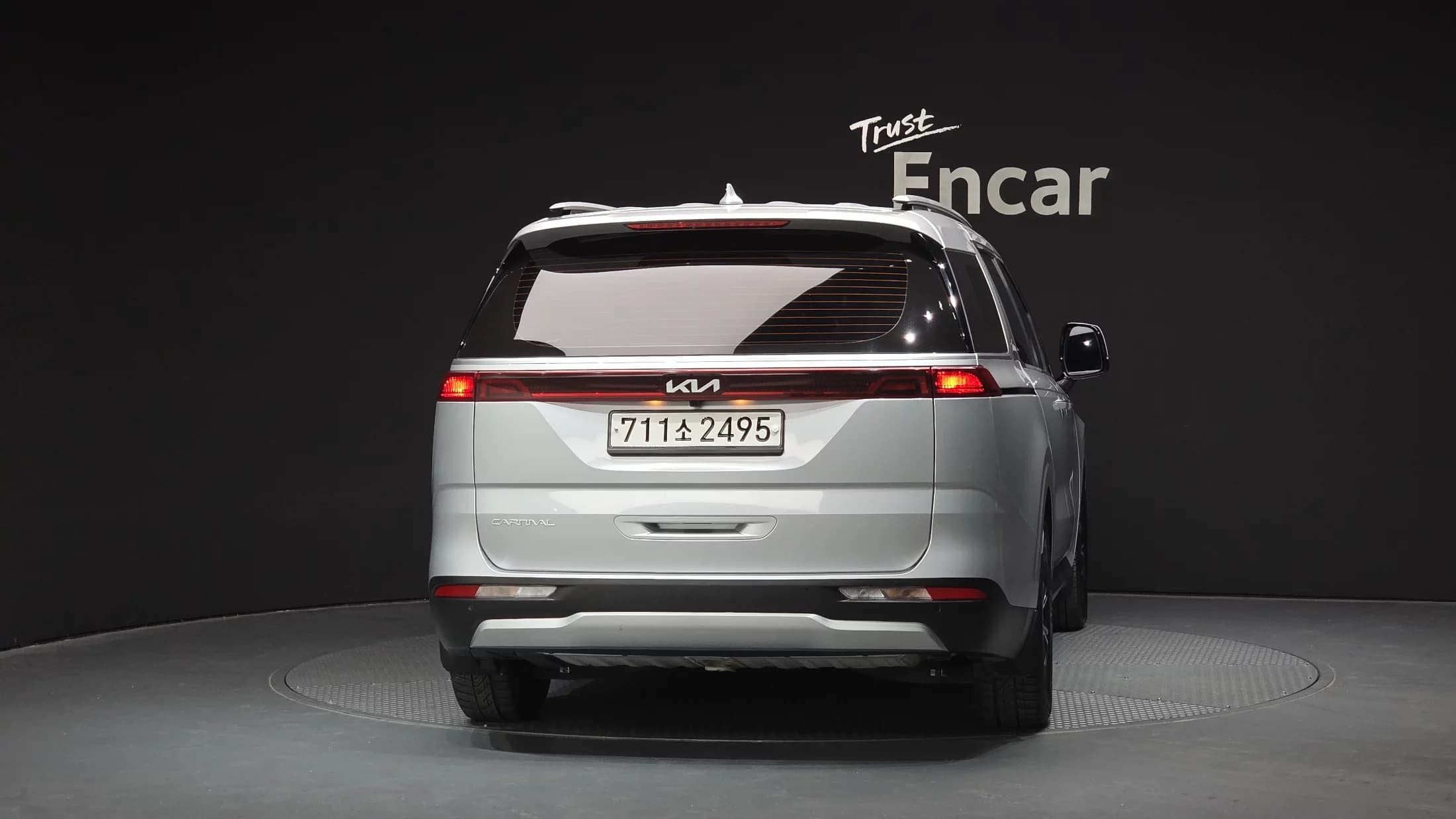 Kia Carnival 11-Seater Prestige, 2022 г. 71596 км. — фото 4