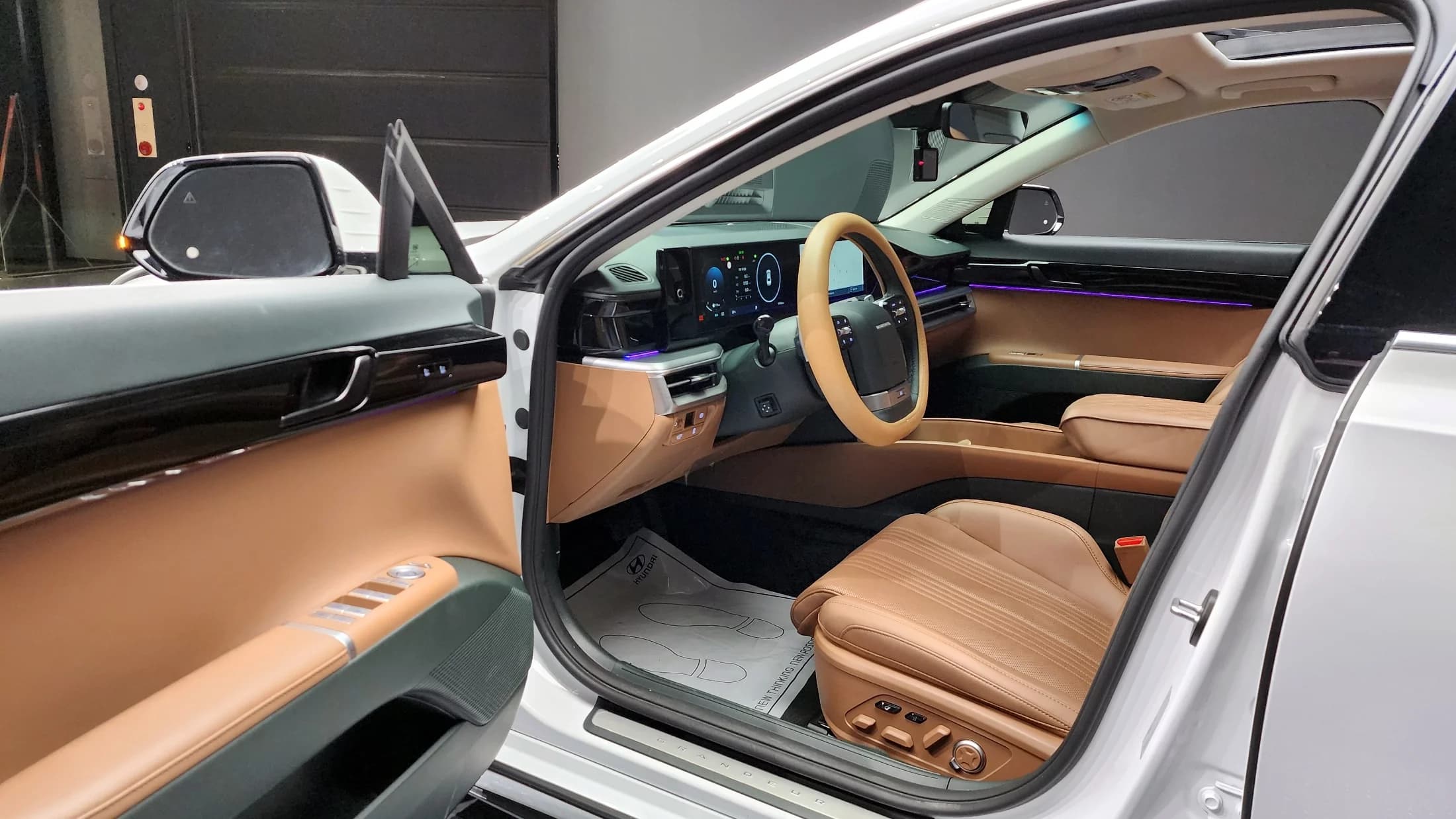 Hyundai Grandeur 2,5 Gasoline 2WD Exclusive, 2023 г. 17094 км. — фото 11