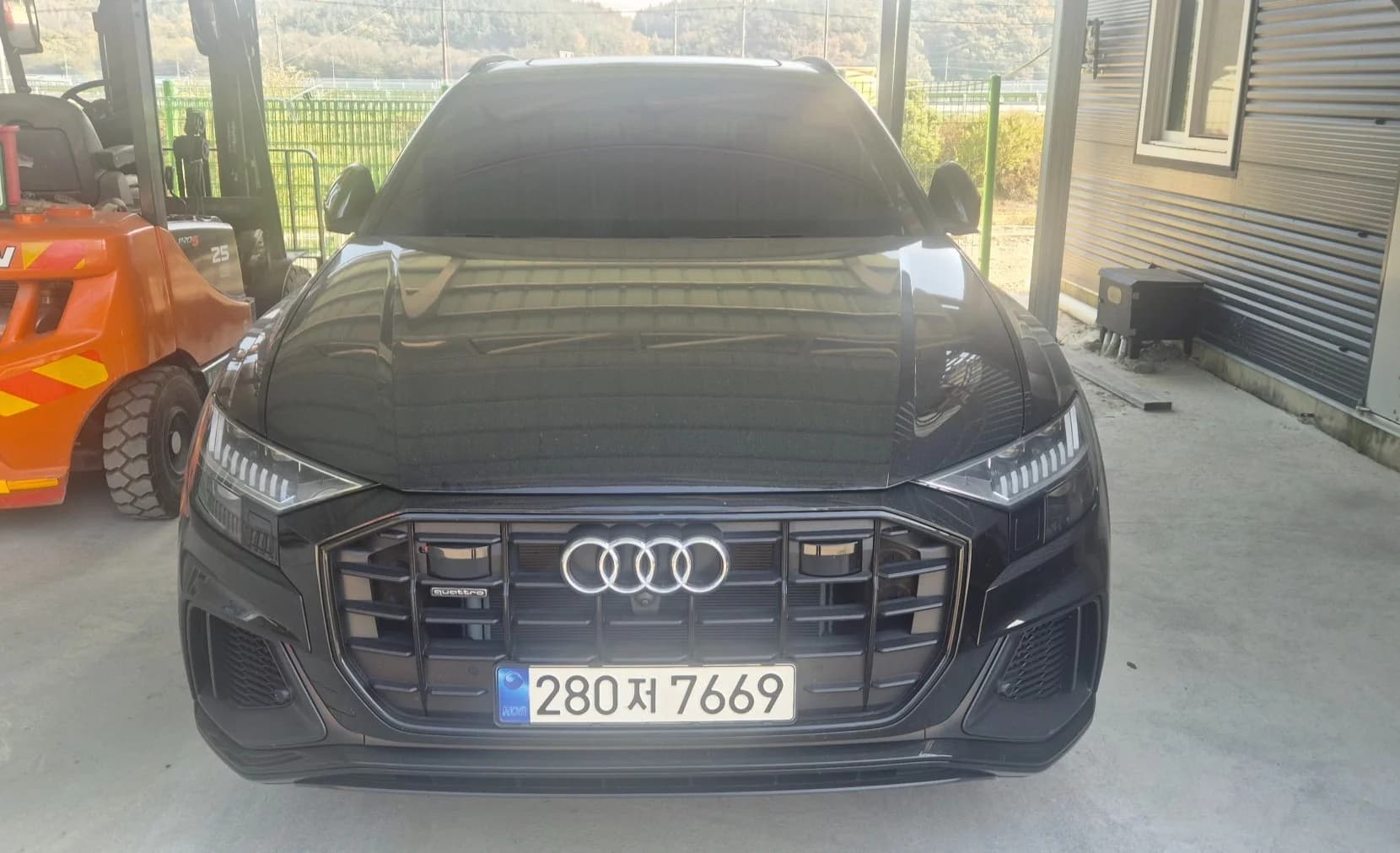 Audi Q8 55 TFSI Quattro Premium, 2023 г. 15057 км. — фото 3