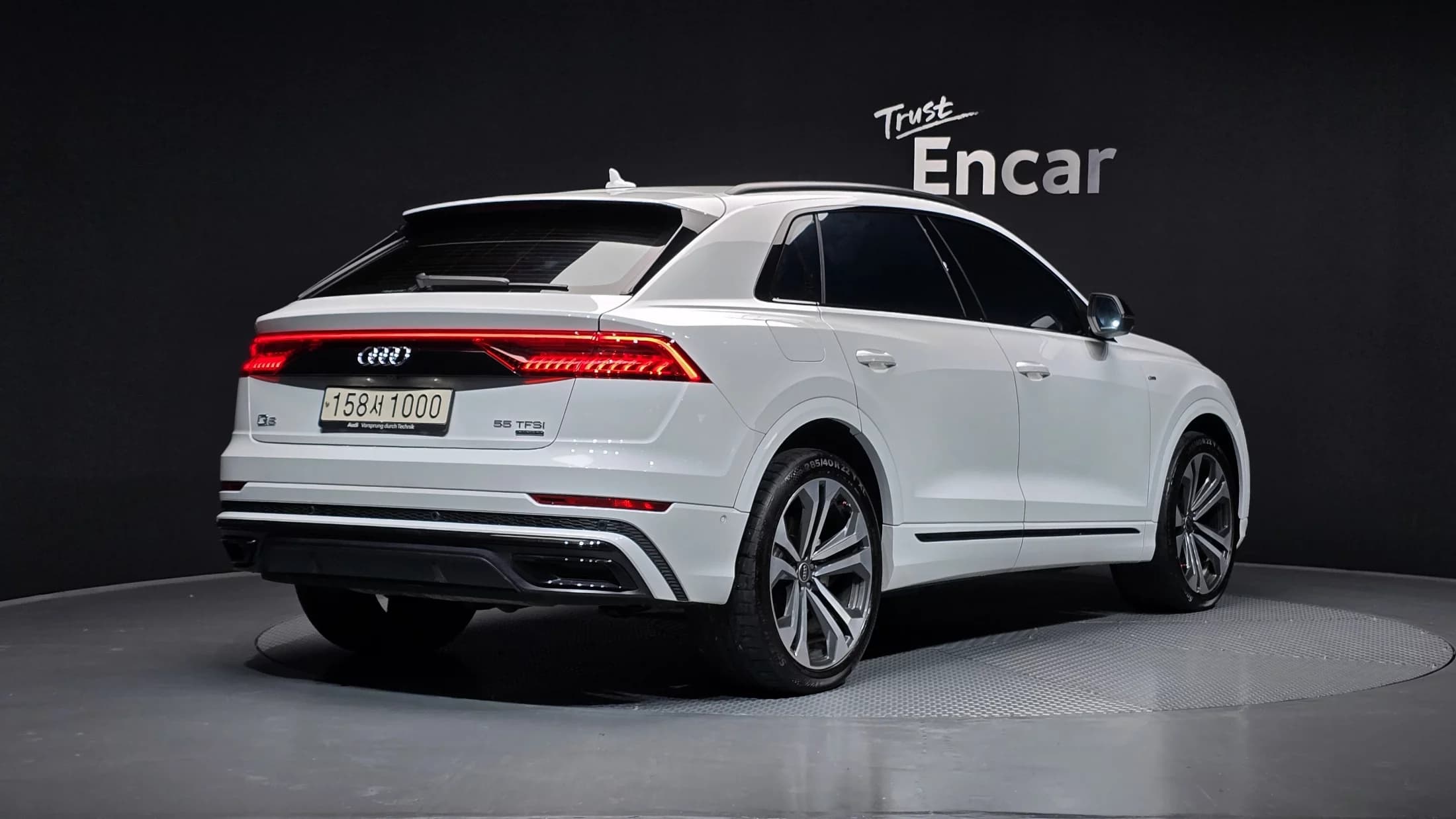 Audi Q8 55 TFSI Quattro Premium, 2023 г. 27315 км. — фото 2