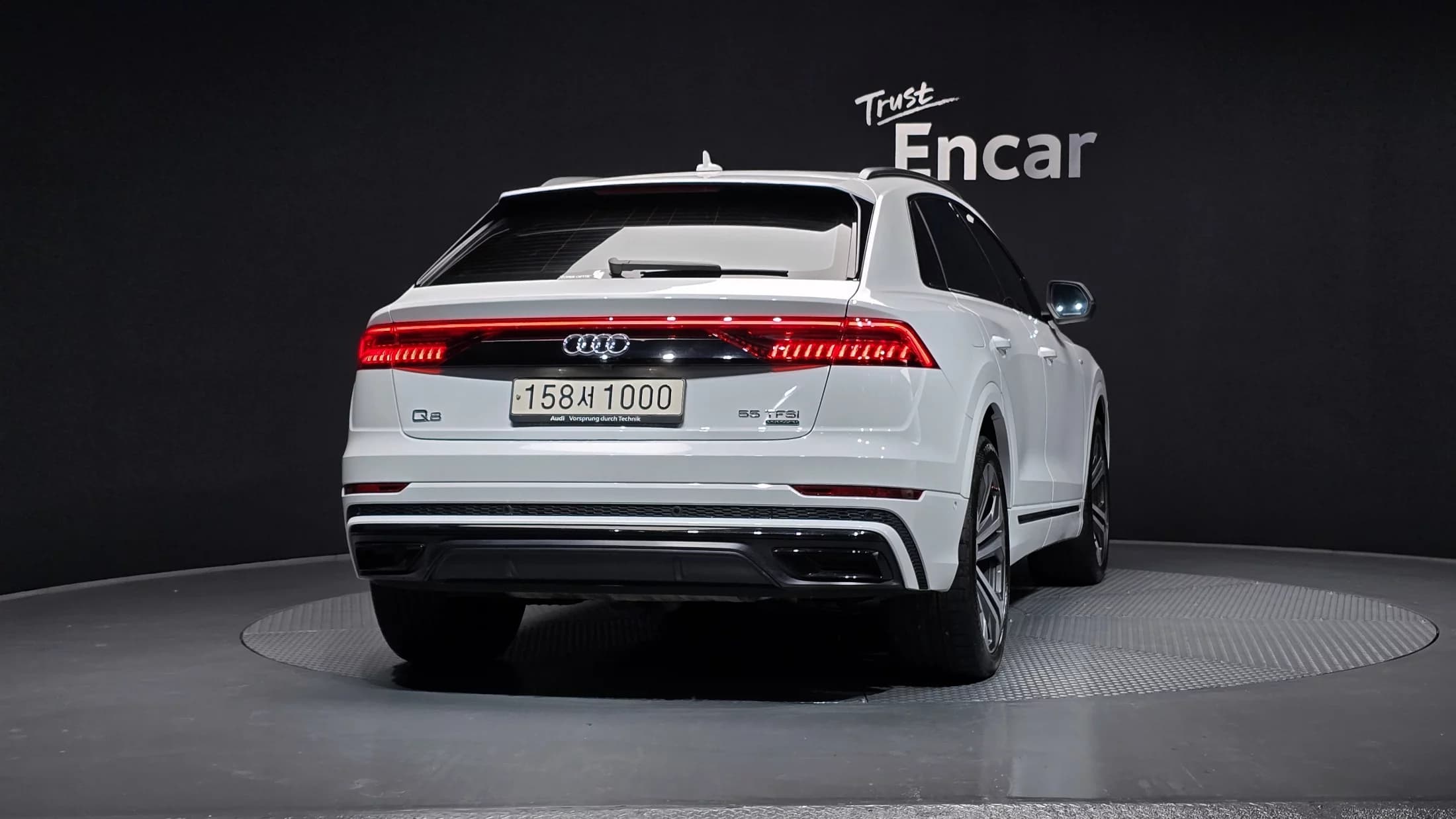Audi Q8 55 TFSI Quattro Premium, 2023 г. 27315 км. — фото 4