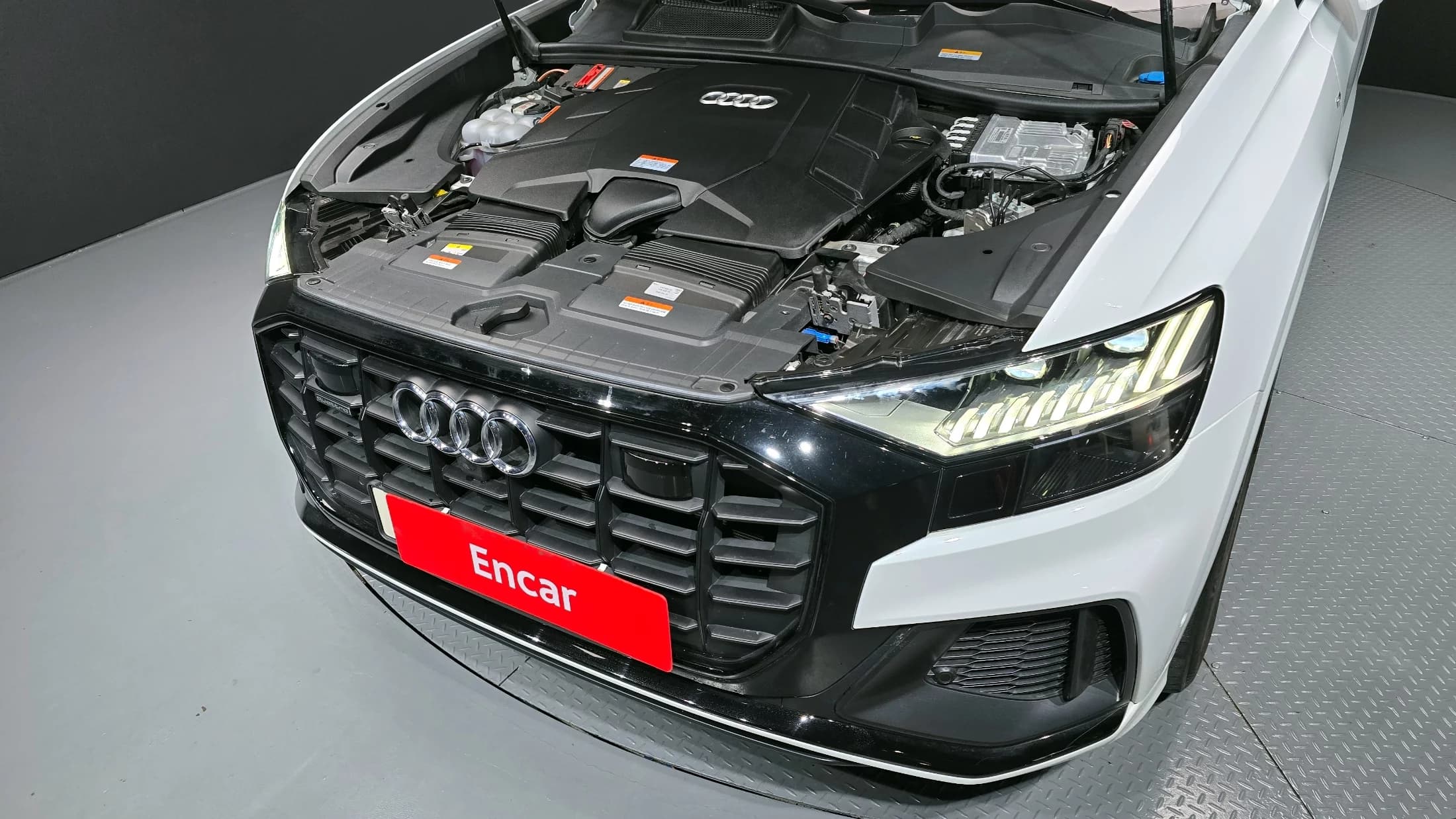 Audi Q8 55 TFSI Quattro Premium, 2023 г. 27315 км. — фото 6