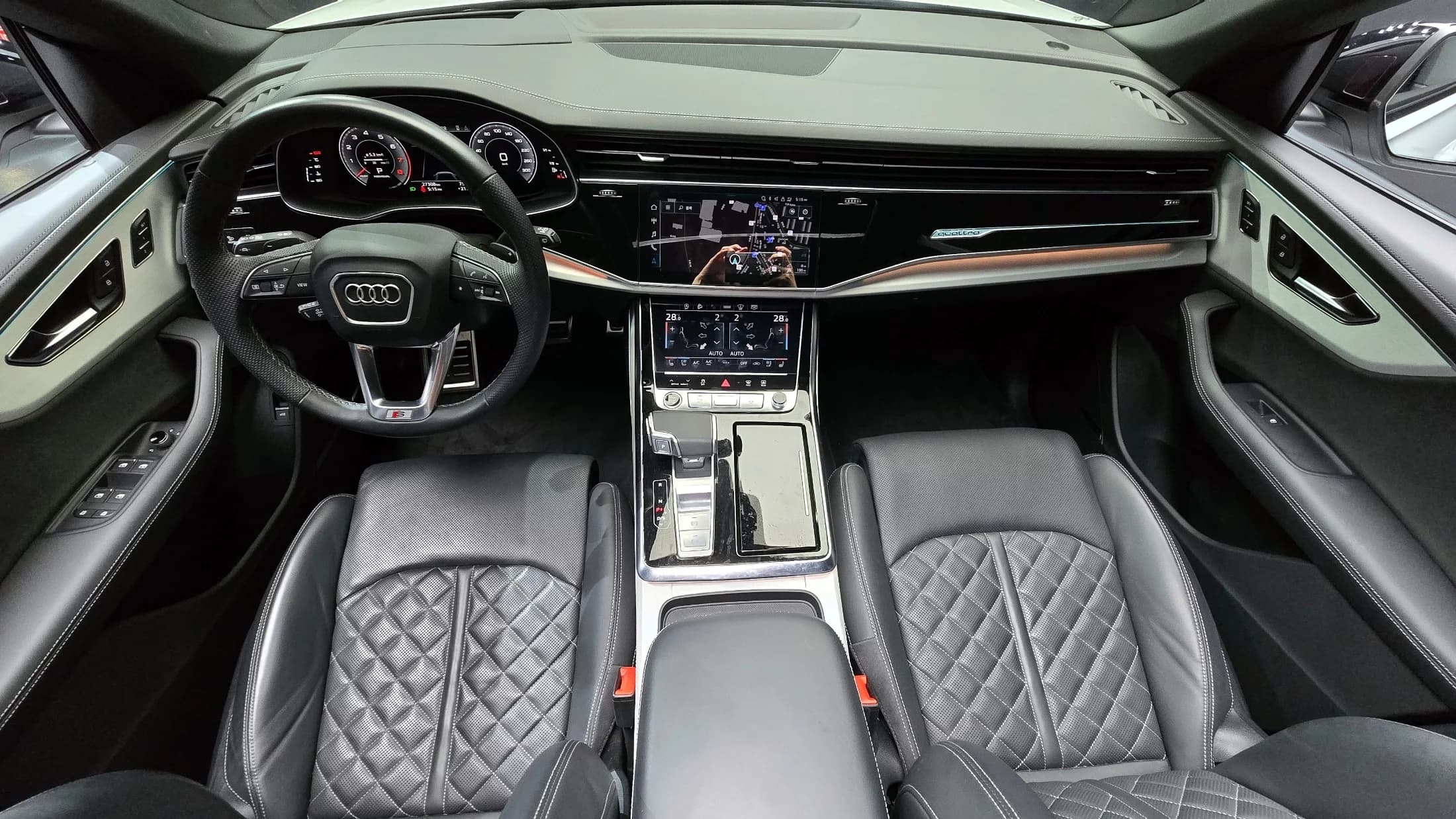 Audi Q8 55 TFSI Quattro Premium, 2023 г. 27315 км. — фото 7