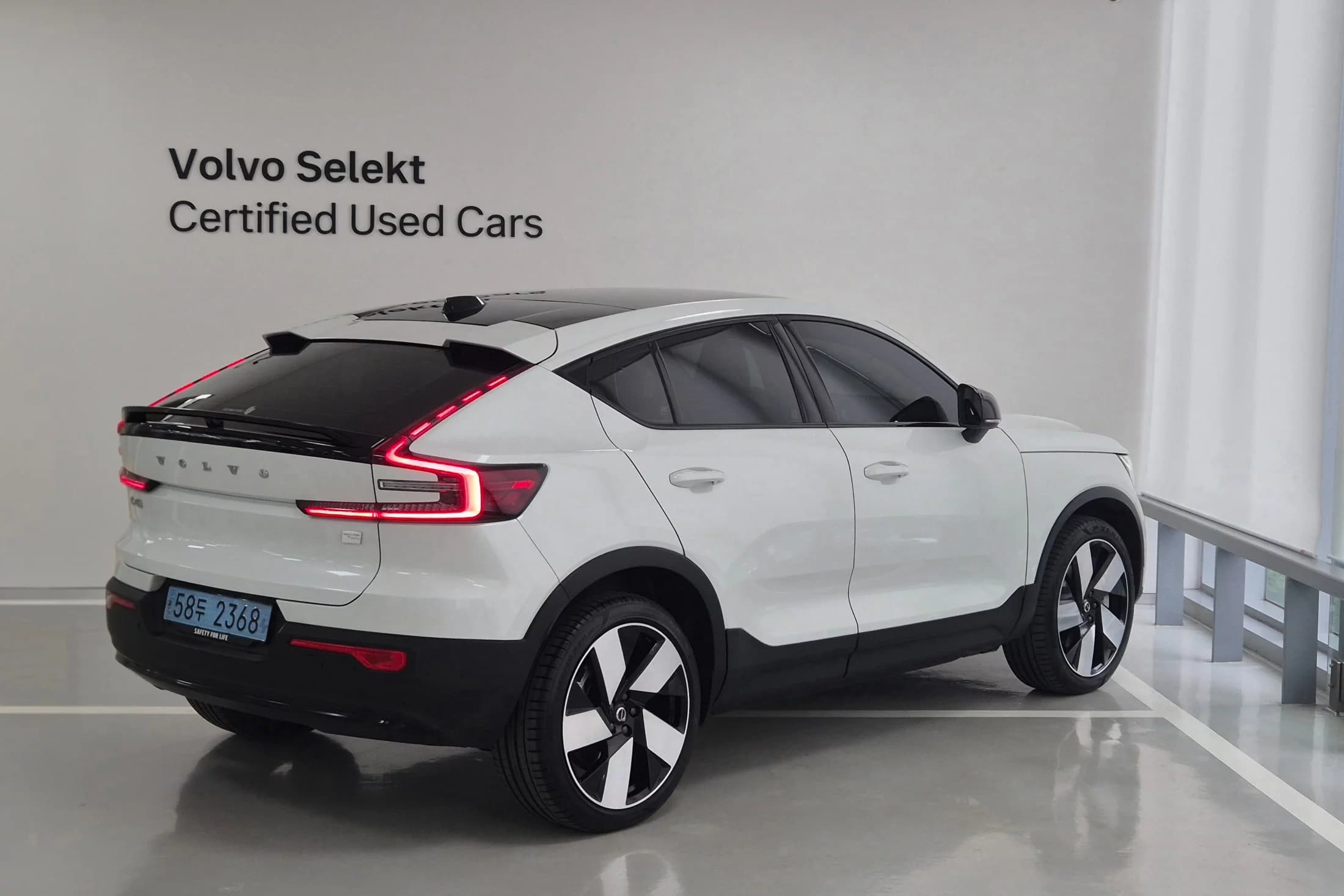 Volvo C40 Twin Ultimate, электромобиль, 2024 г. 23634 км. — фото 2