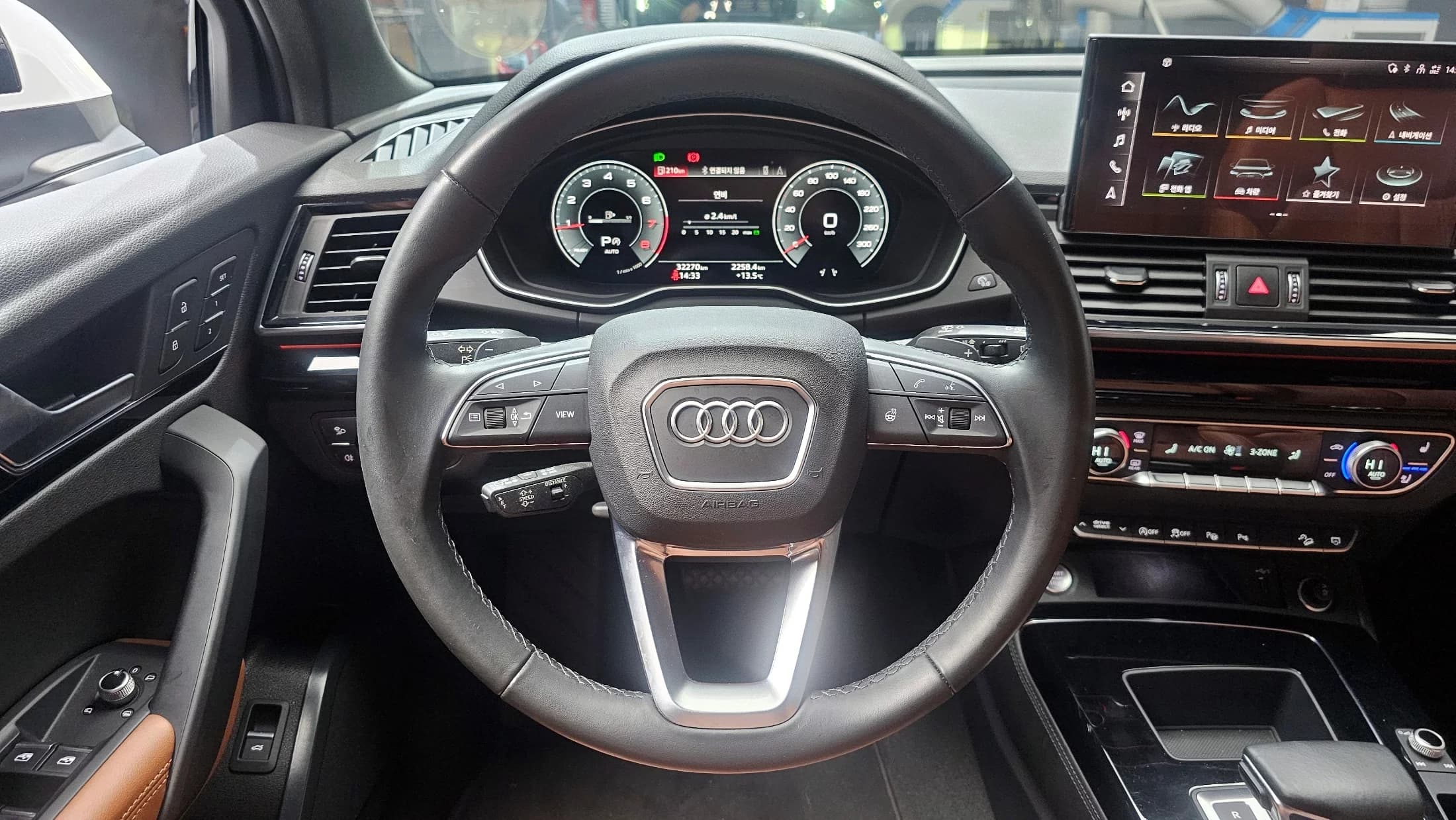 Audi Q5 45 TFSI Quattro Premium, 2022 г. 32308 км. — фото 13